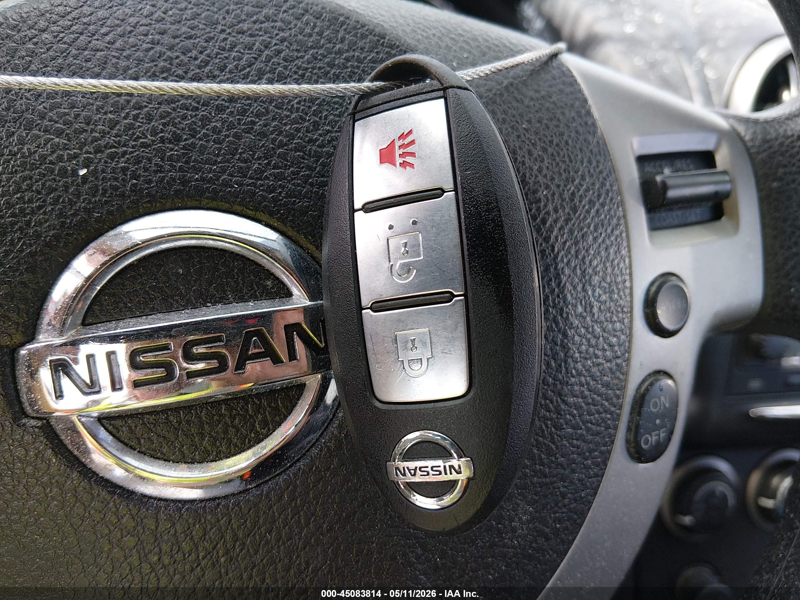 NISSAN ROGUE image 11