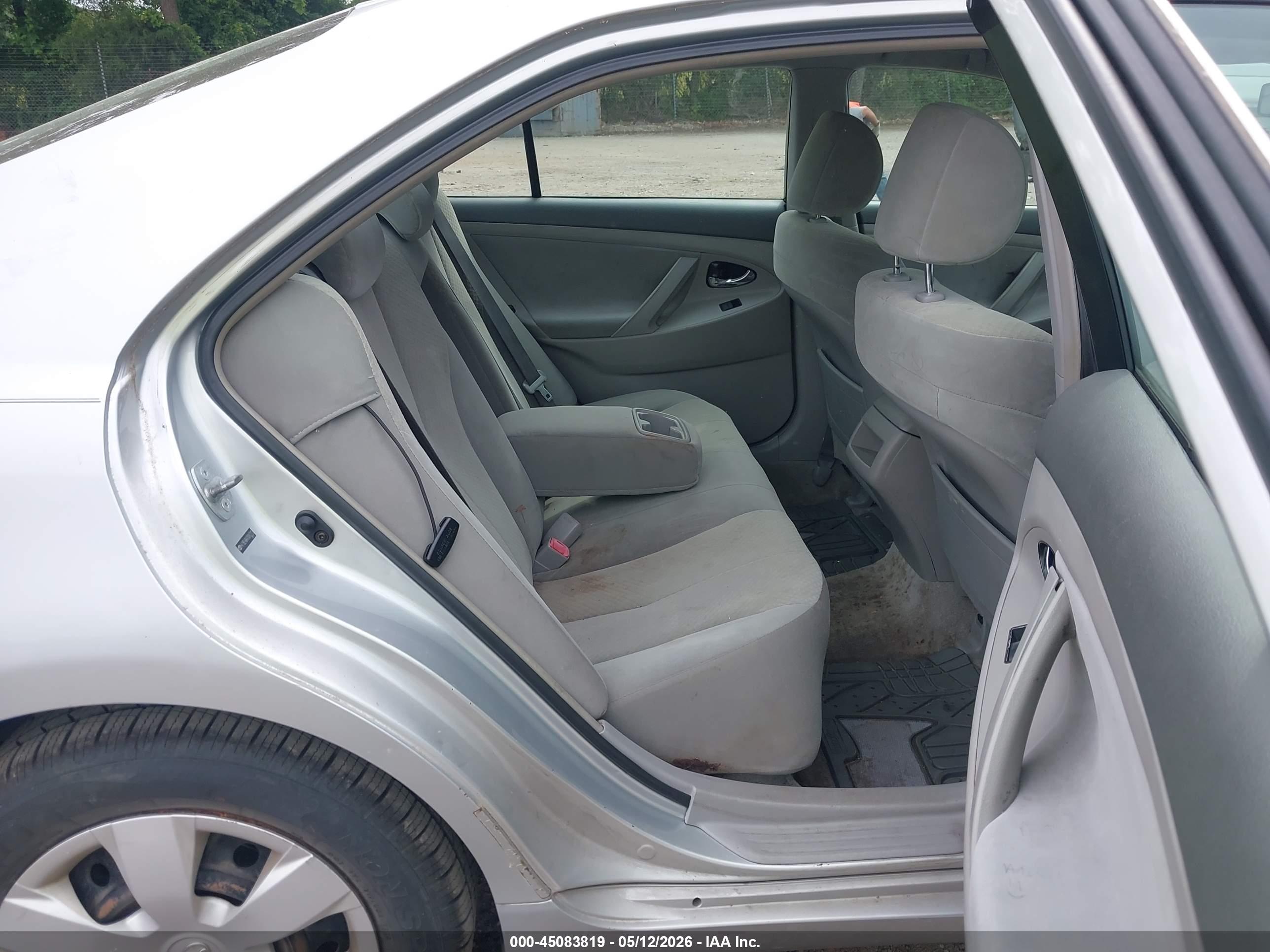 TOYOTA CAMRY image 8