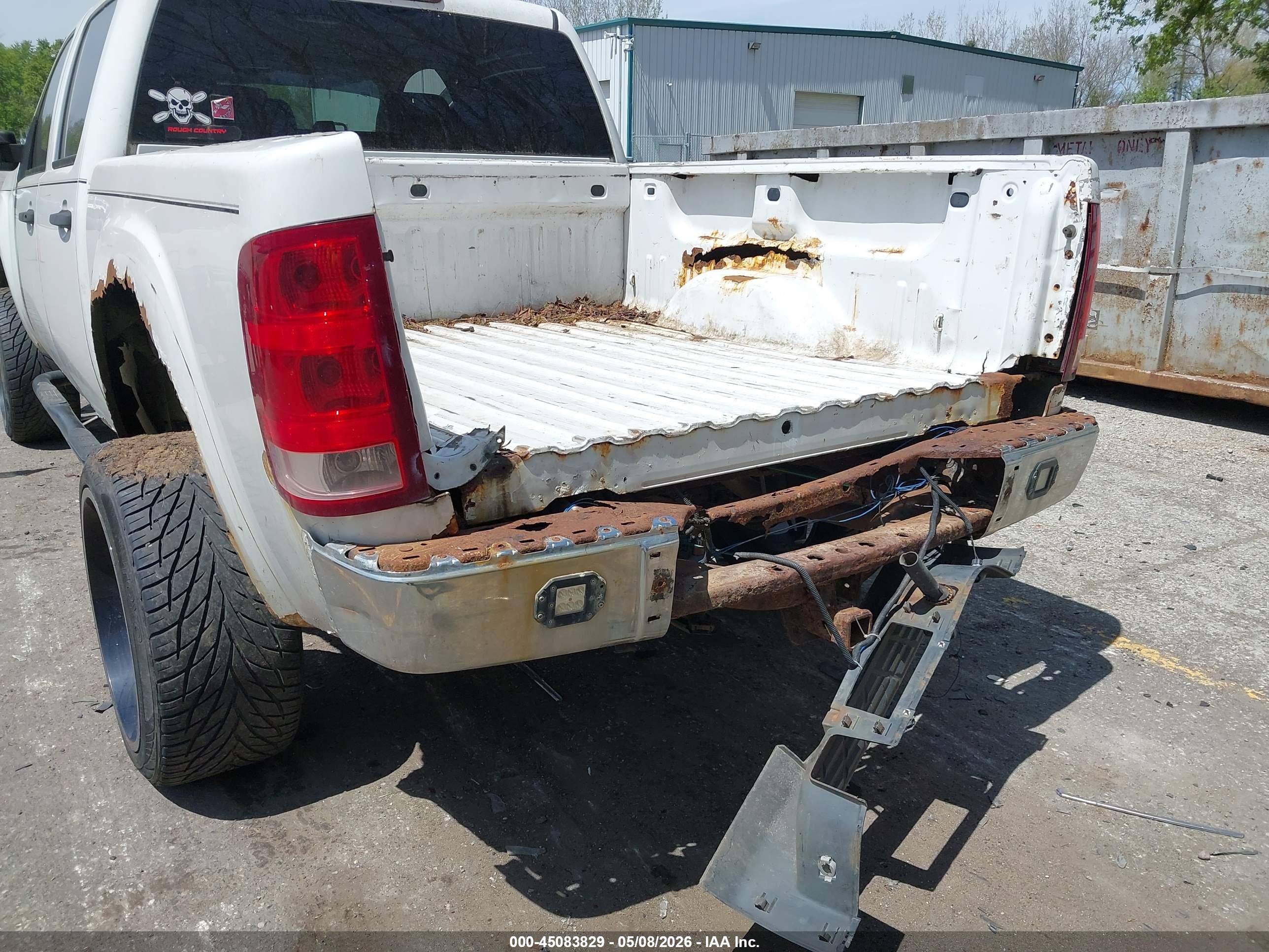 GMC SIERRA image 6