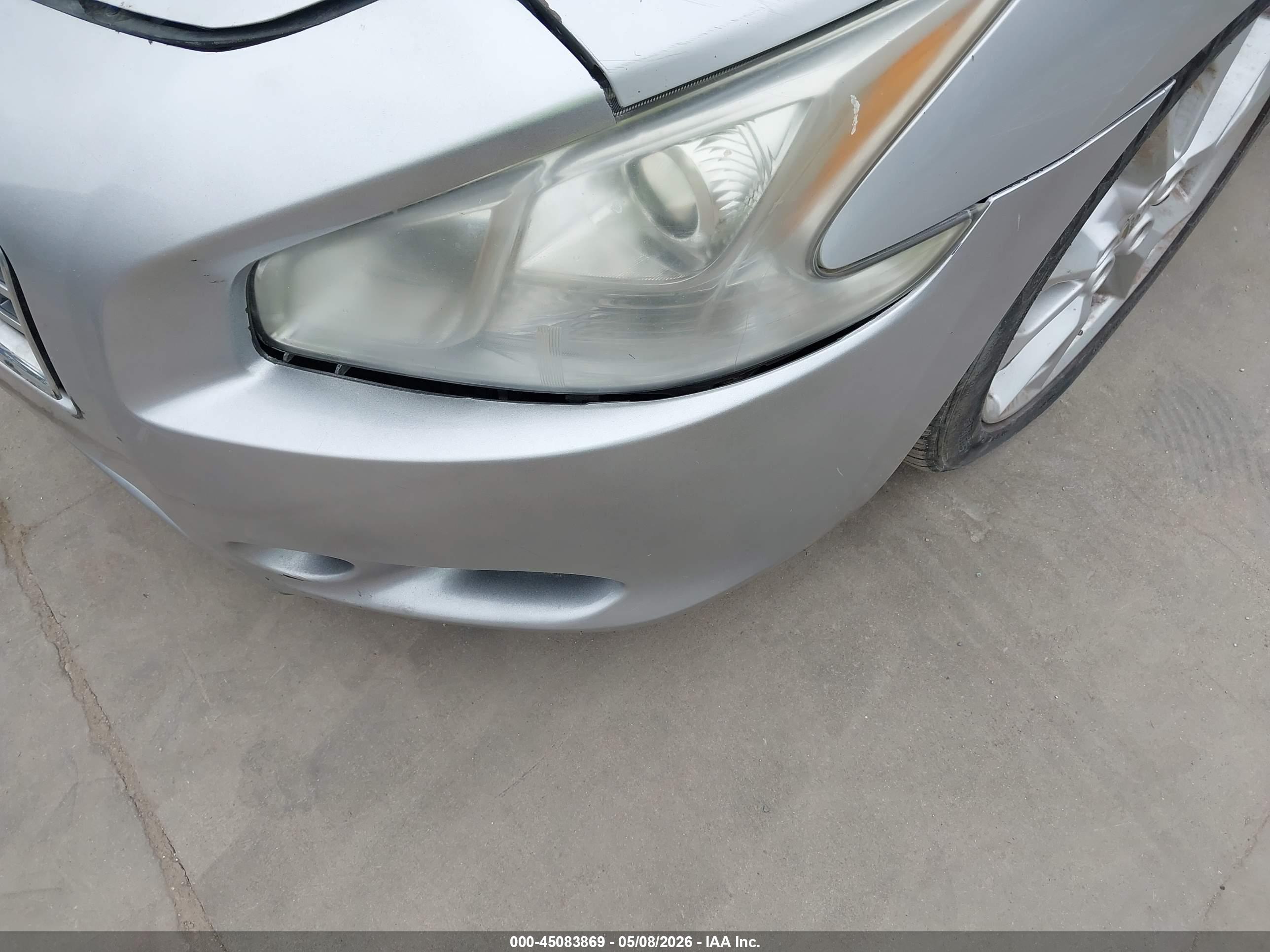 NISSAN MAXIMA image 6