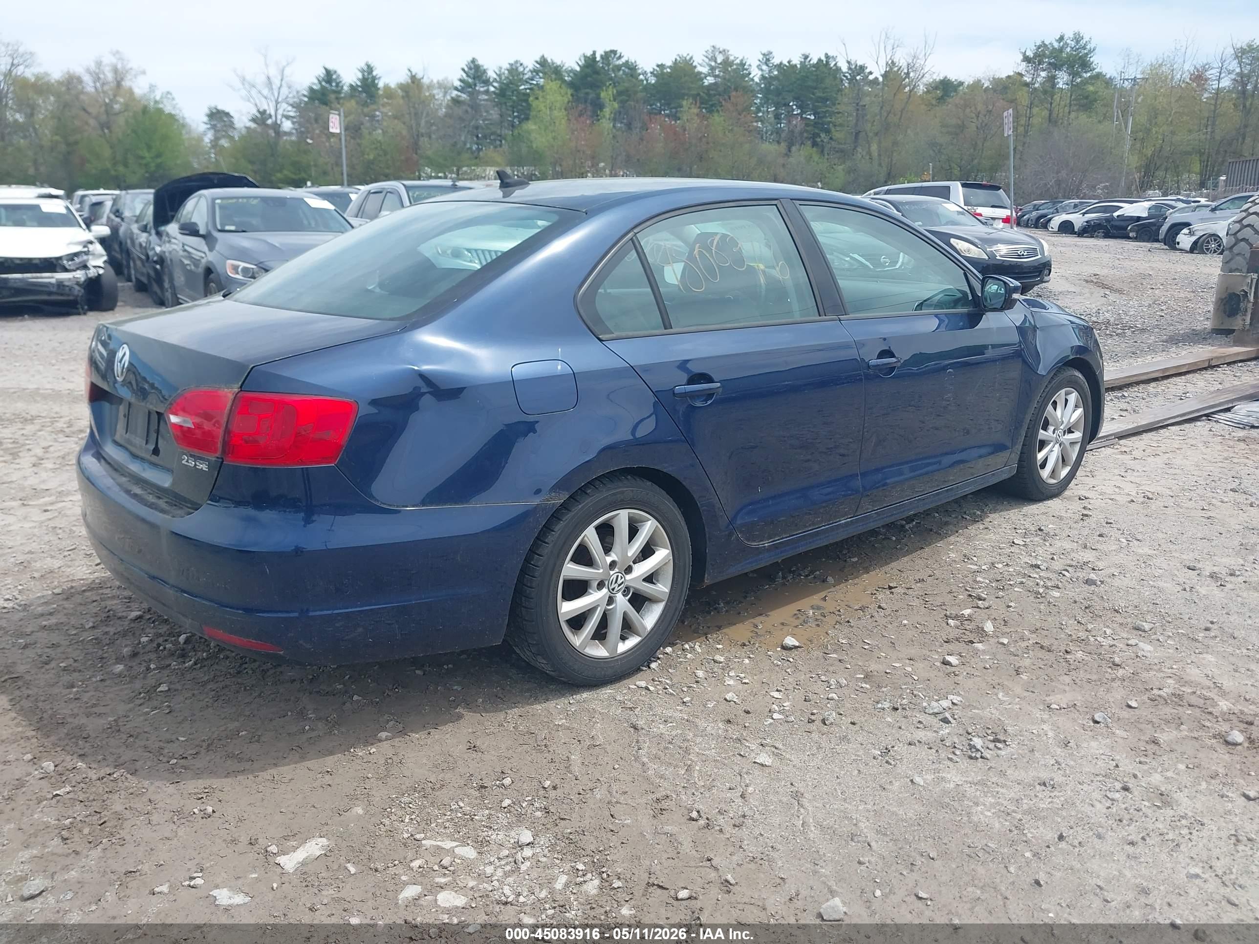 VOLKSWAGEN JETTA image 4
