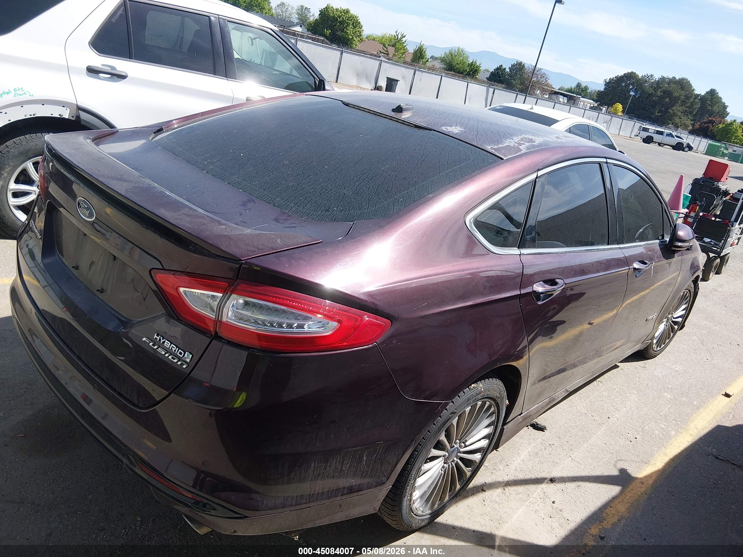 FORD FUSION image 4