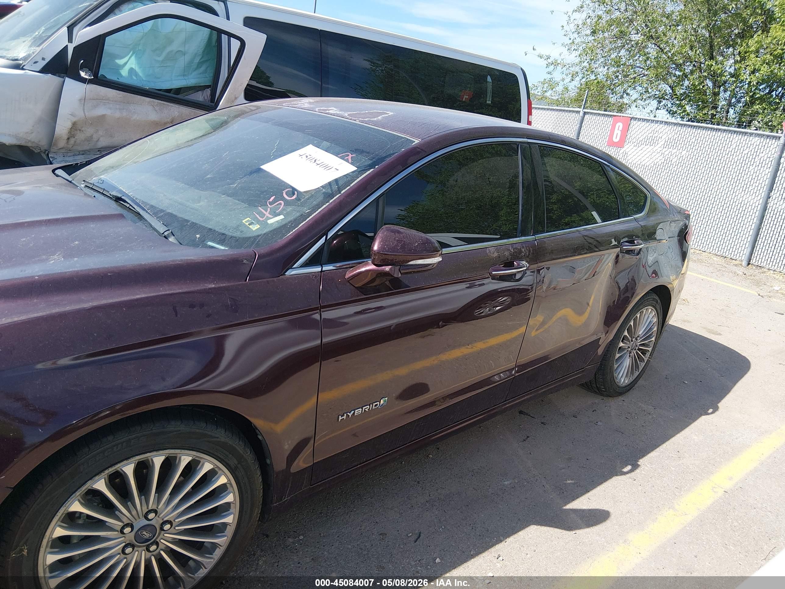 FORD FUSION image 6