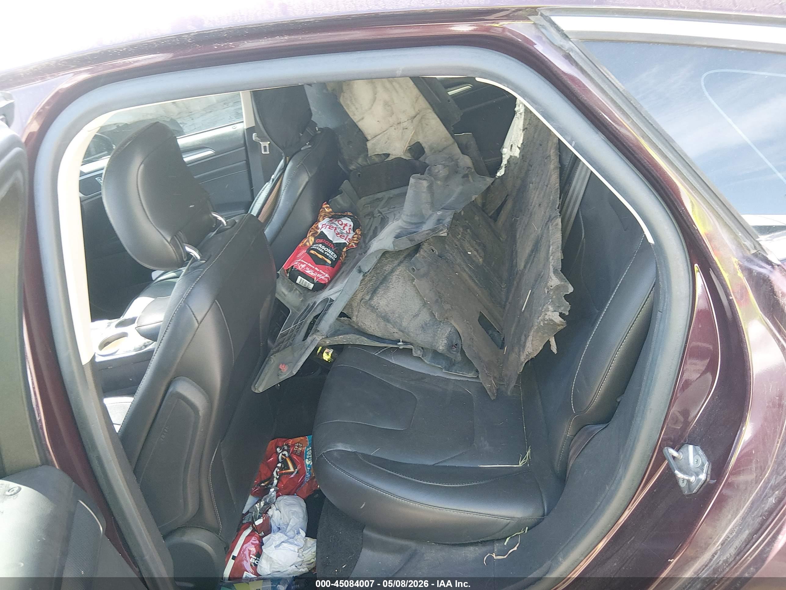FORD FUSION image 8