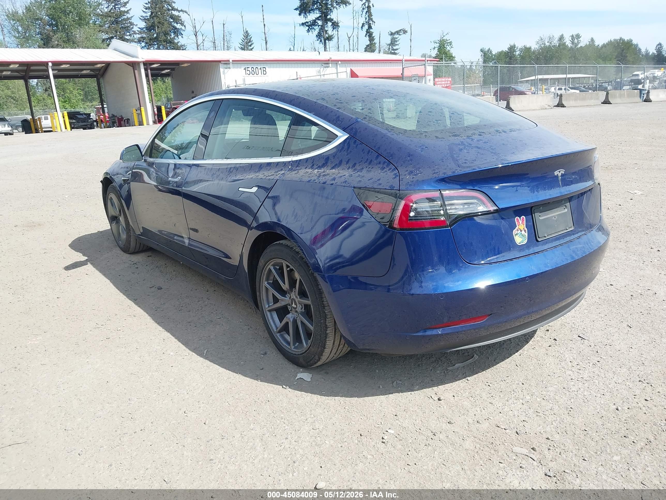 TESLA MODEL image 3