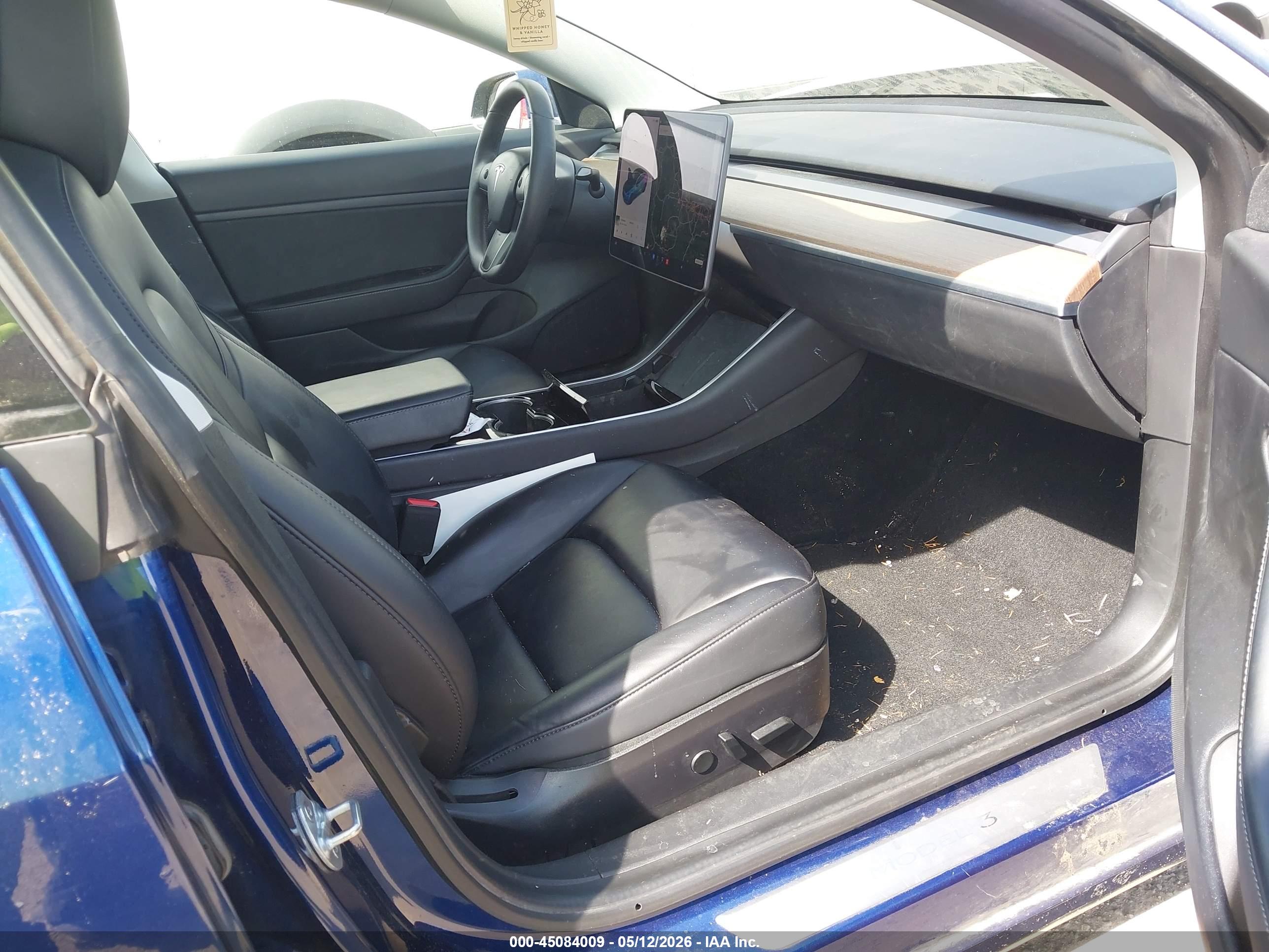 TESLA MODEL image 5