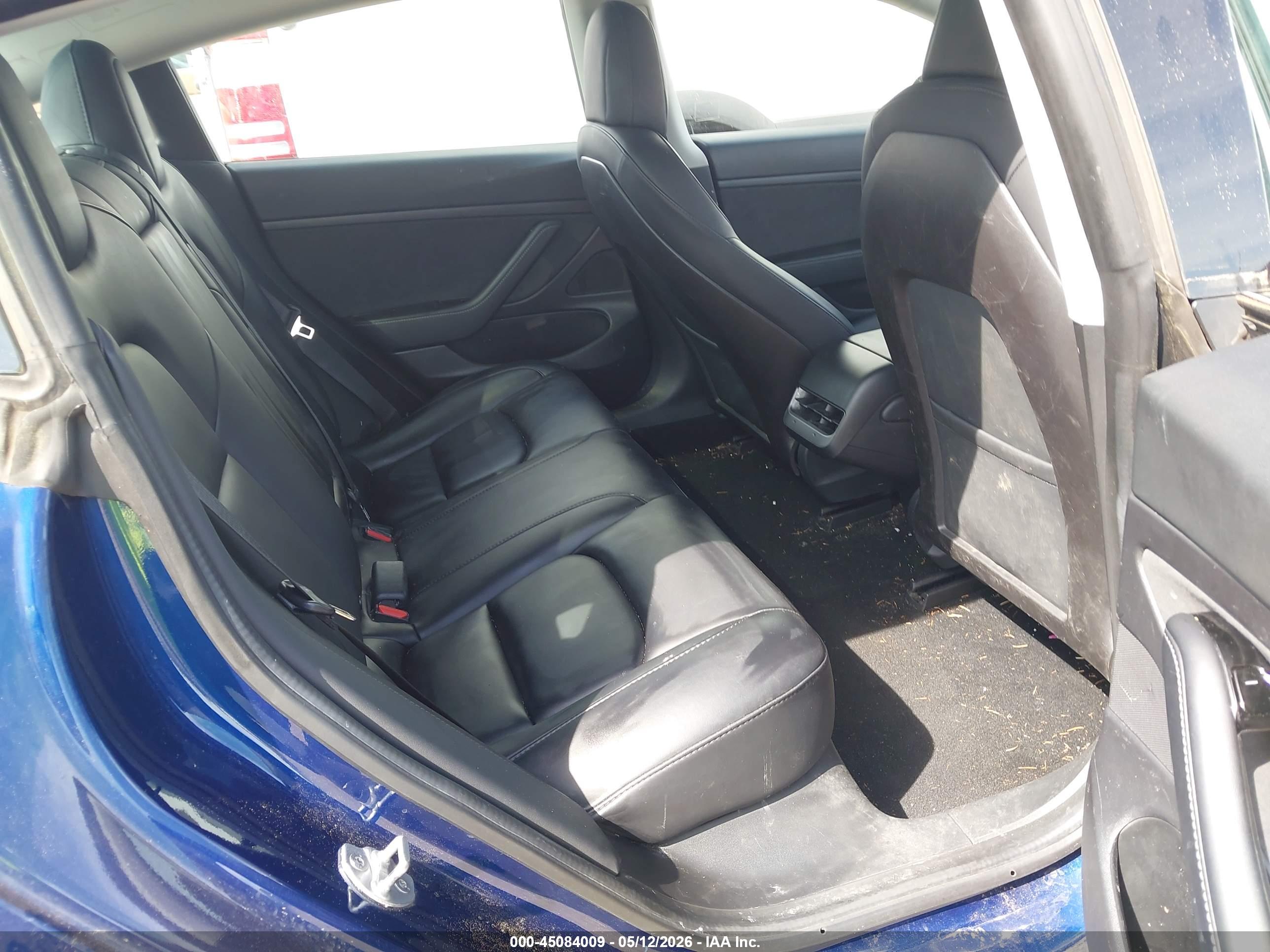 TESLA MODEL image 8