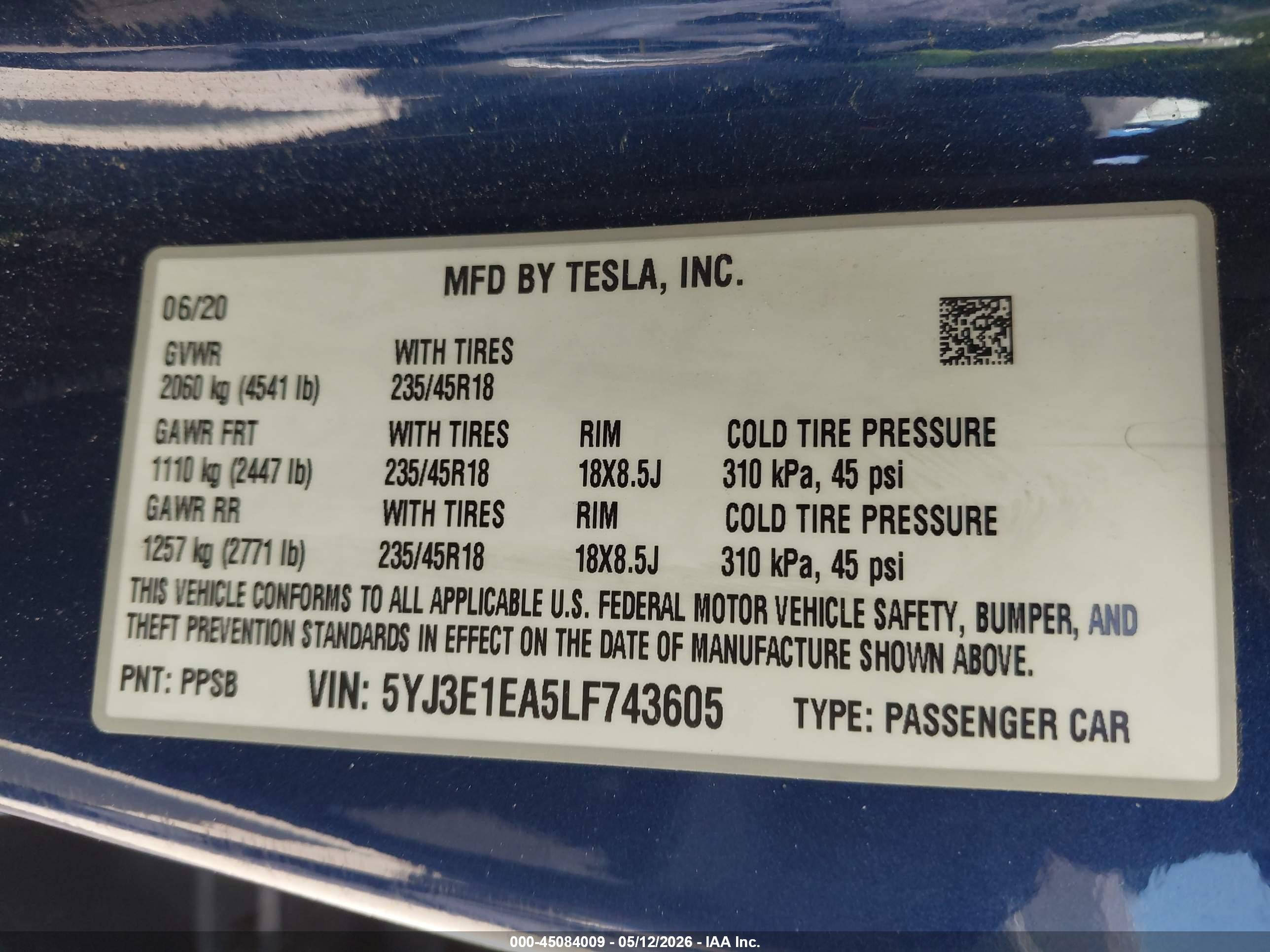 TESLA MODEL image 9