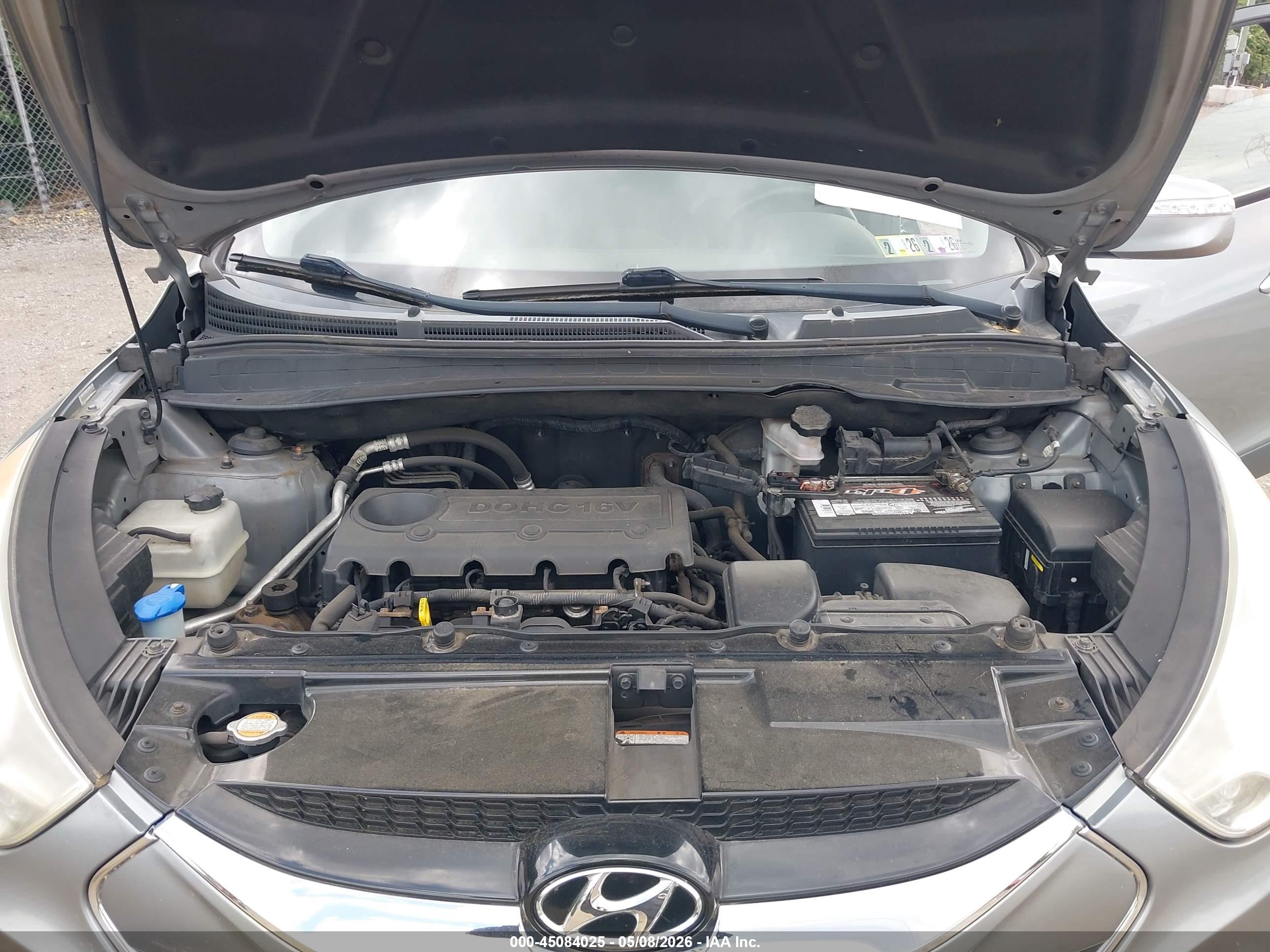 HYUNDAI TUCSON image 10