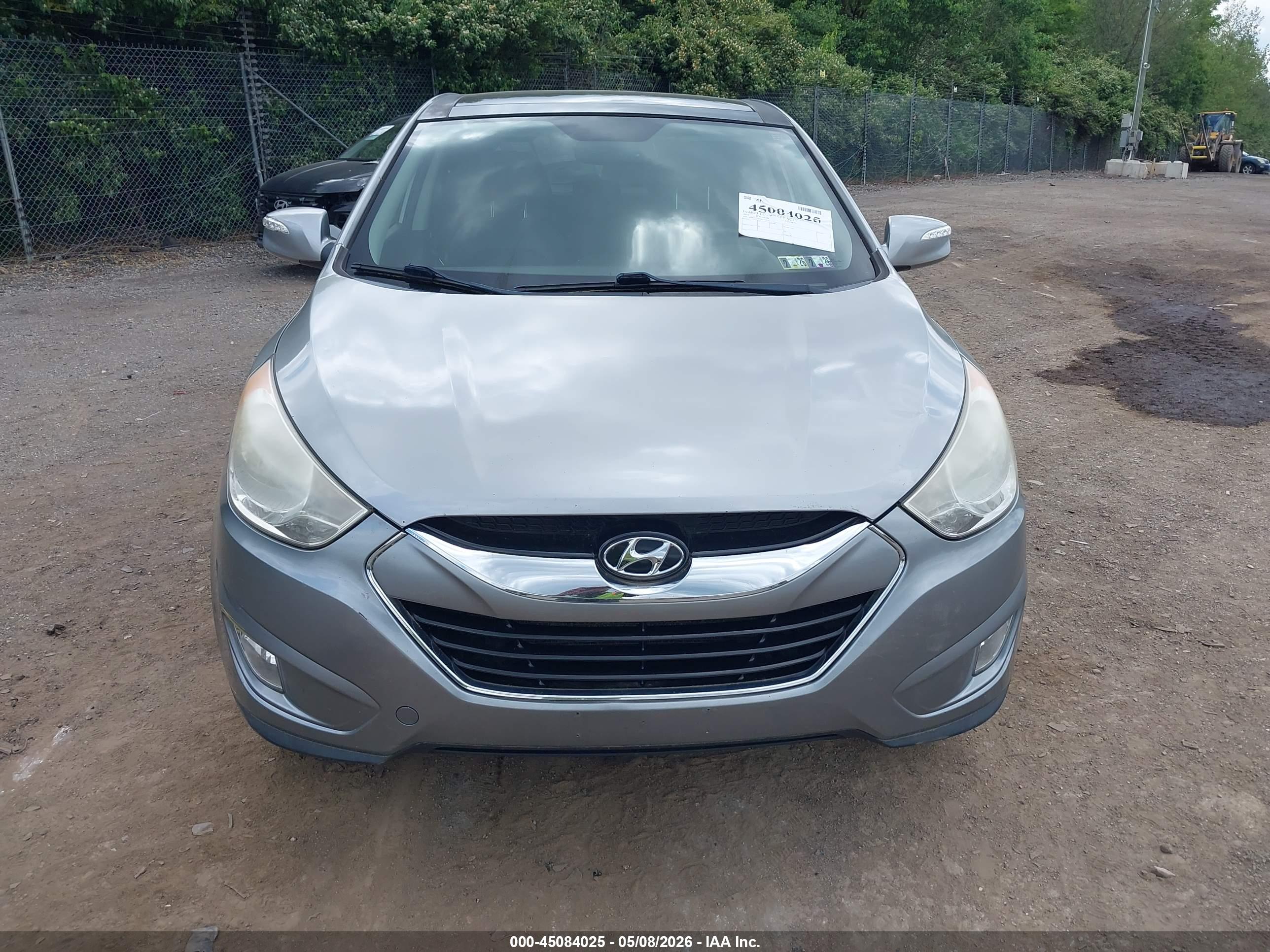 HYUNDAI TUCSON image 6
