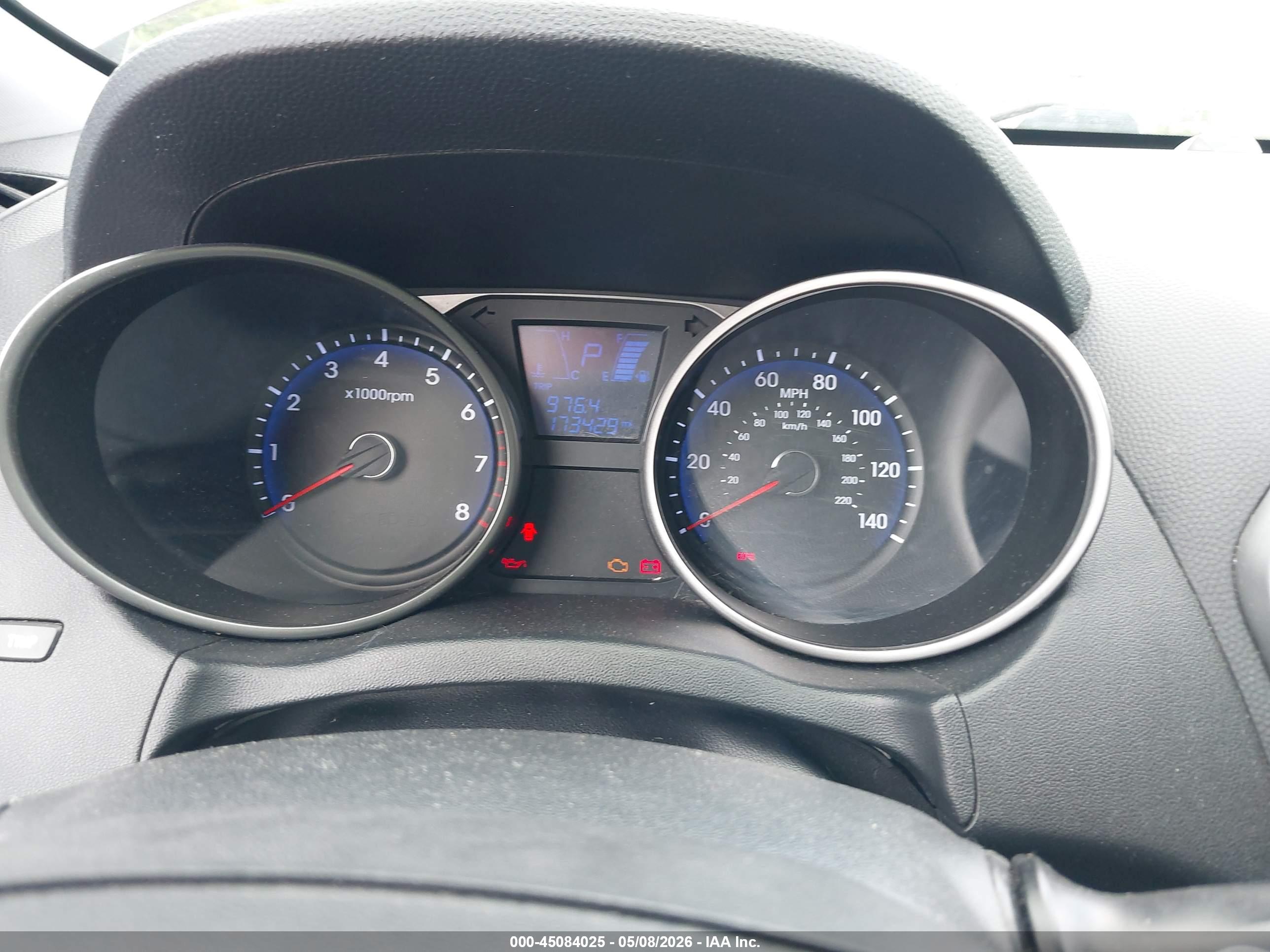 HYUNDAI TUCSON image 7