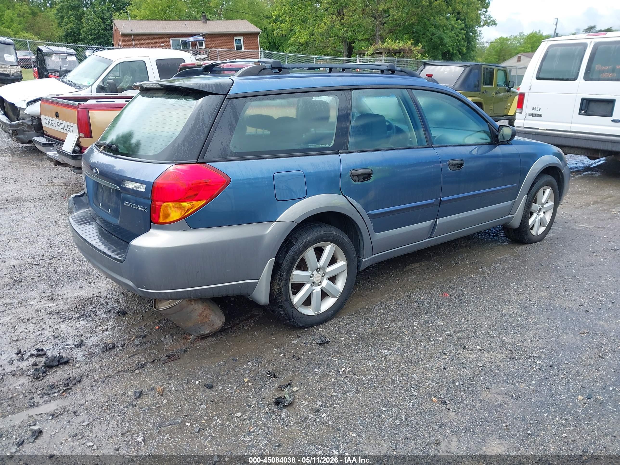 SUBARU OUTBACK image 4