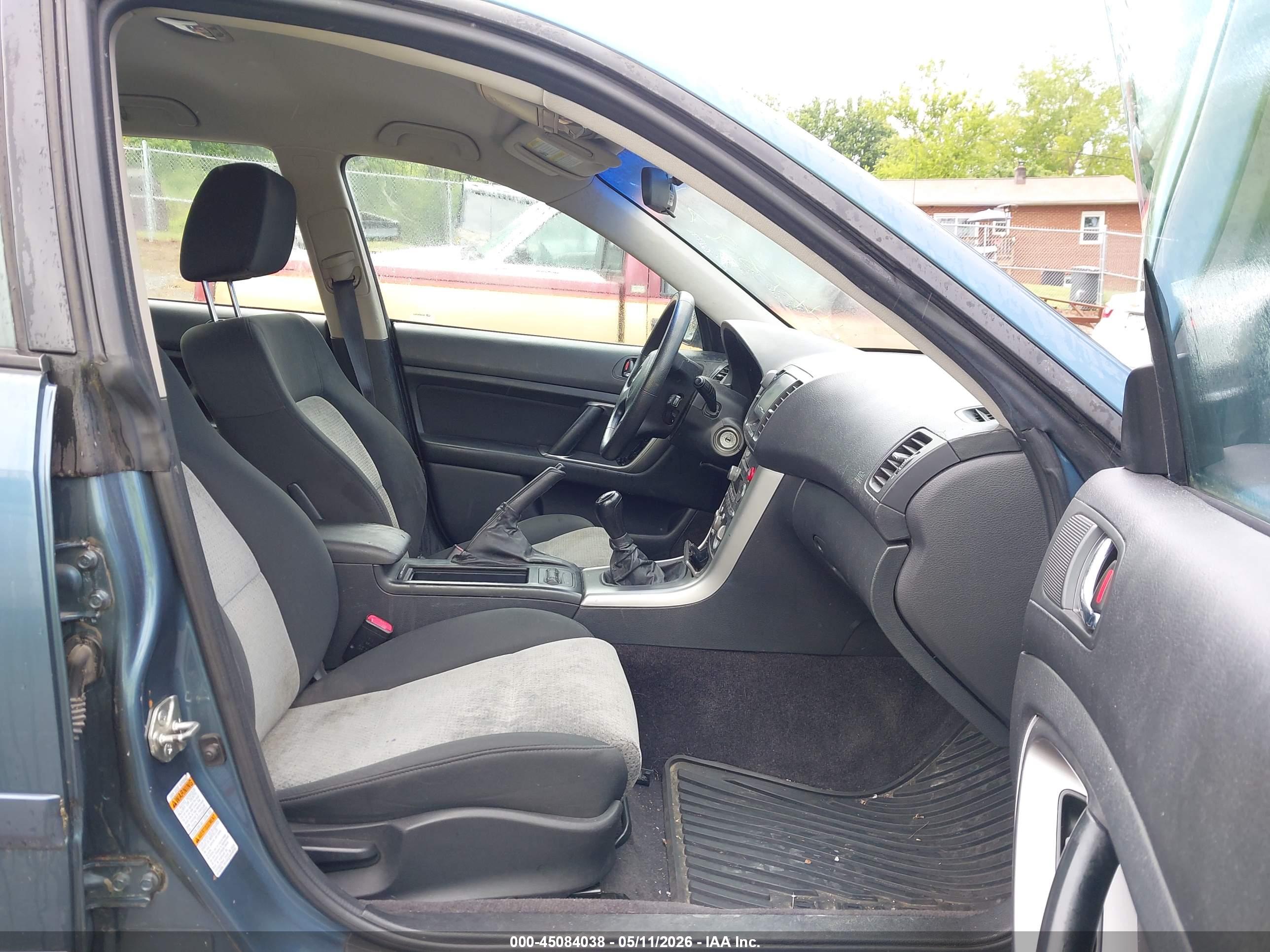 SUBARU OUTBACK image 5