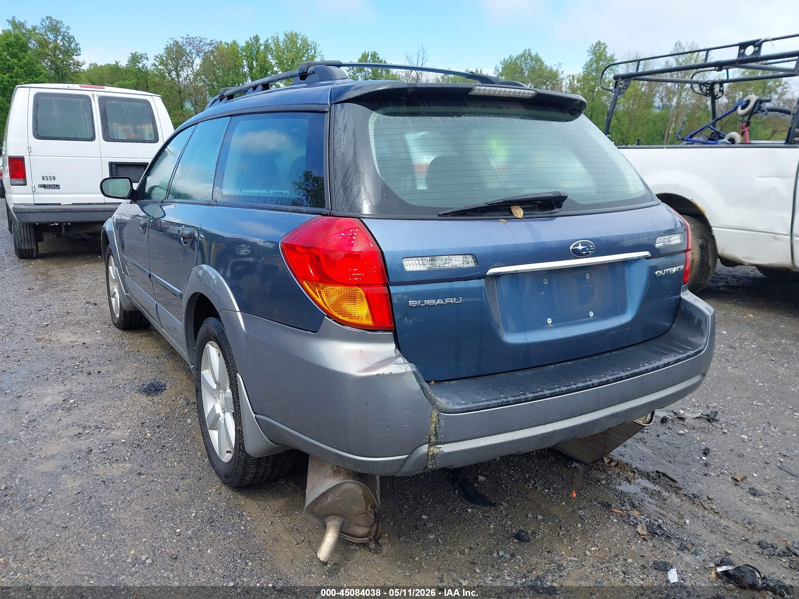 SUBARU OUTBACK image 6