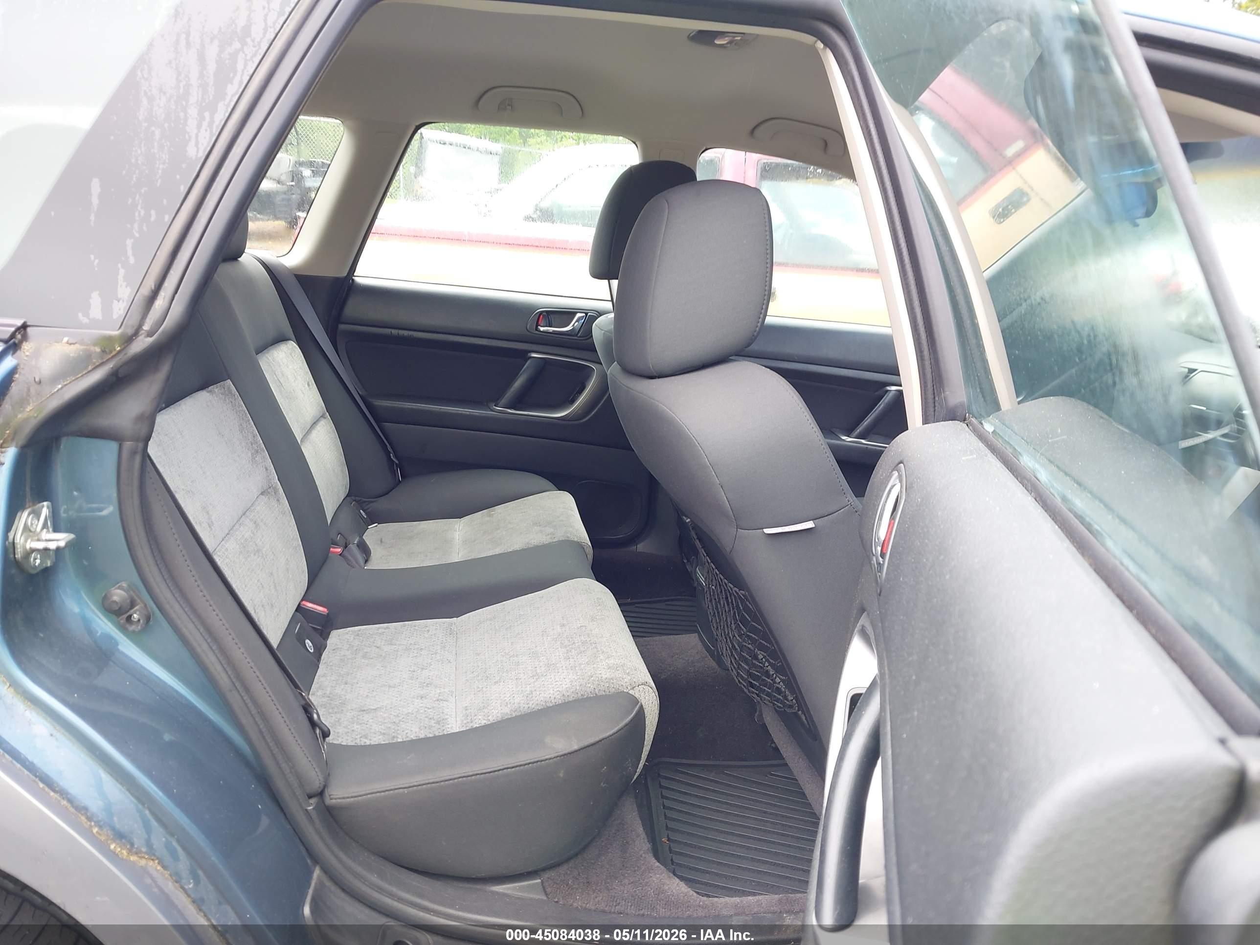 SUBARU OUTBACK image 8