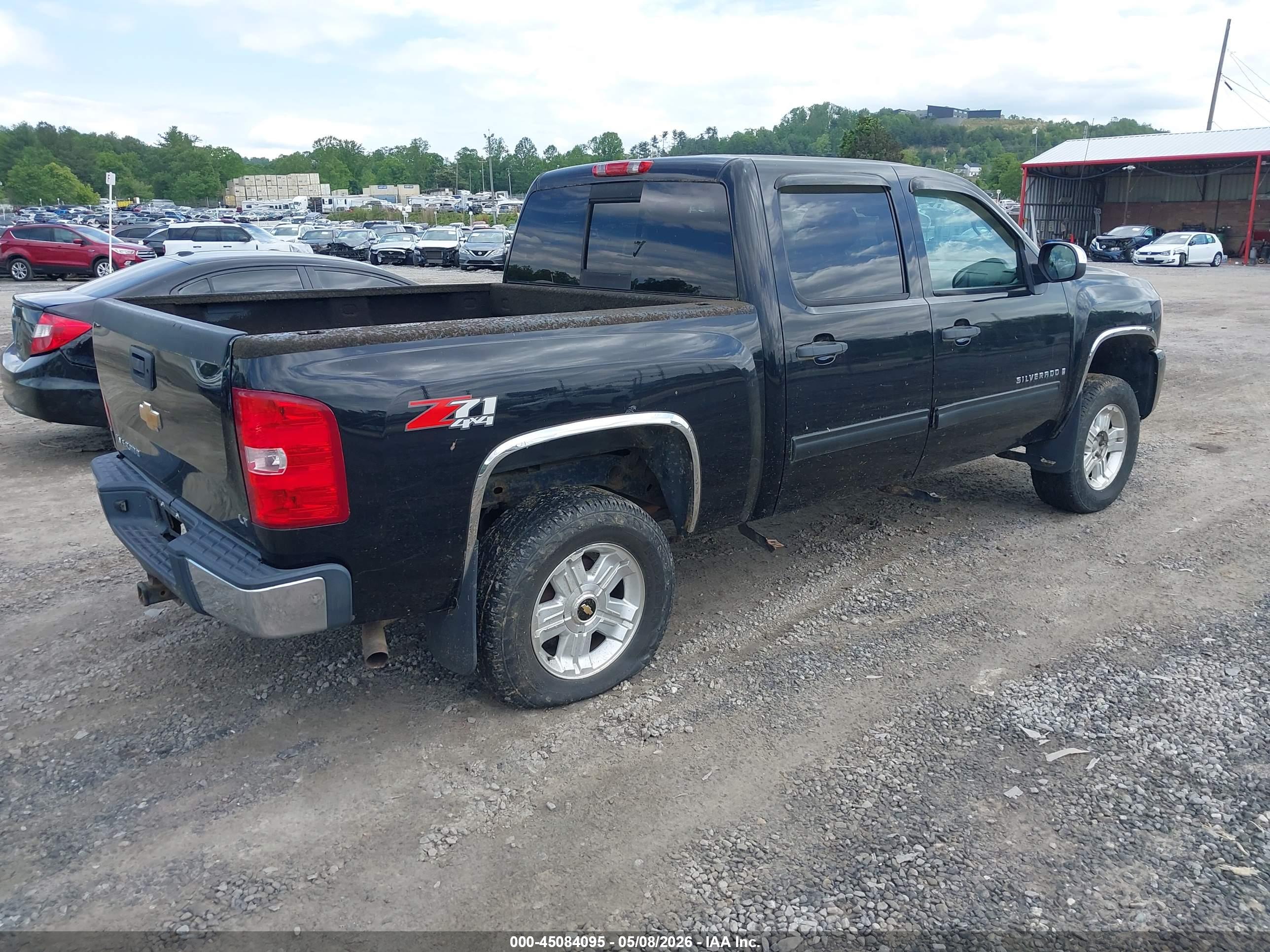 CHEVROLET SILVERADO image 4