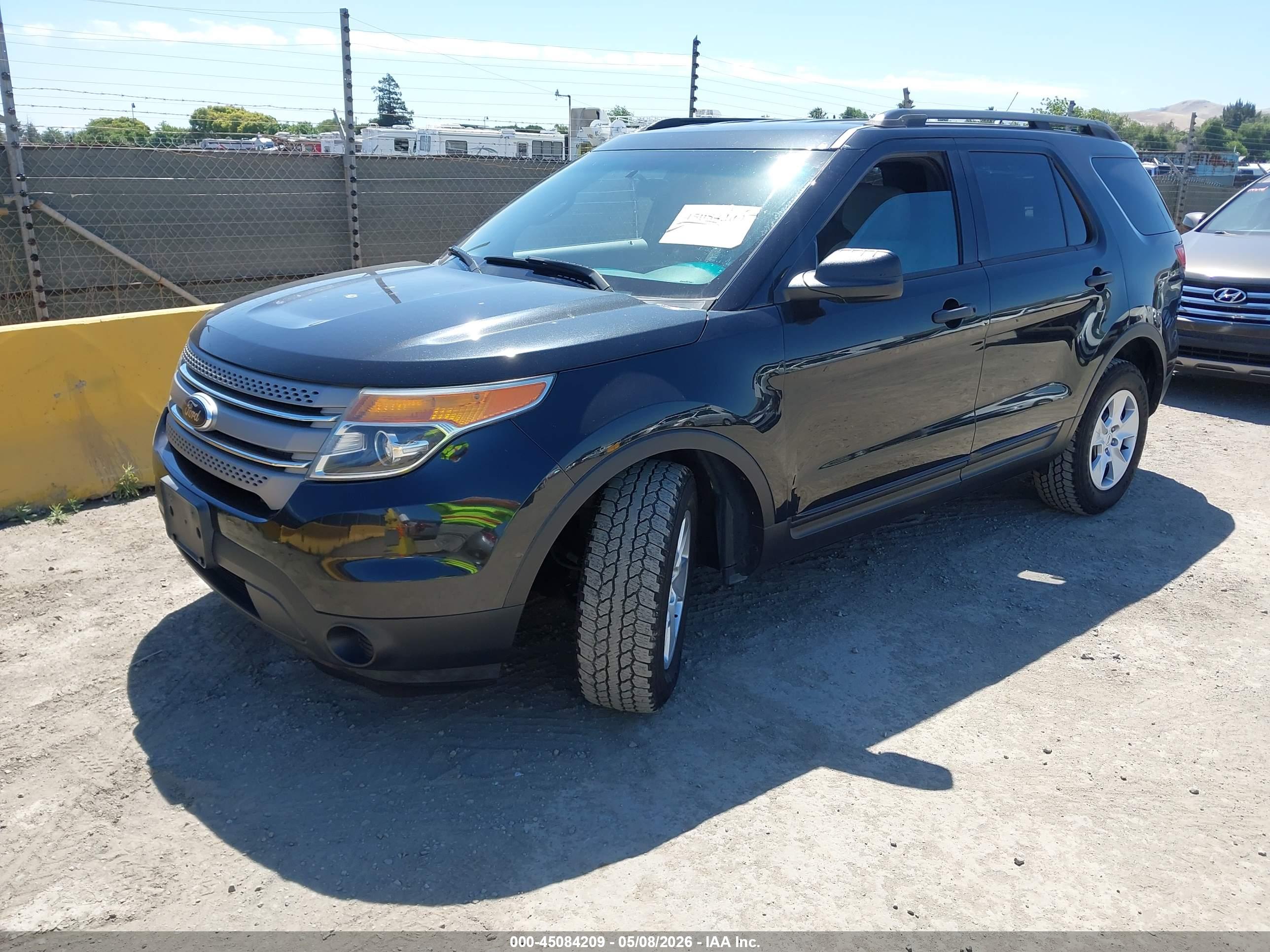 FORD EXPLORER image 2
