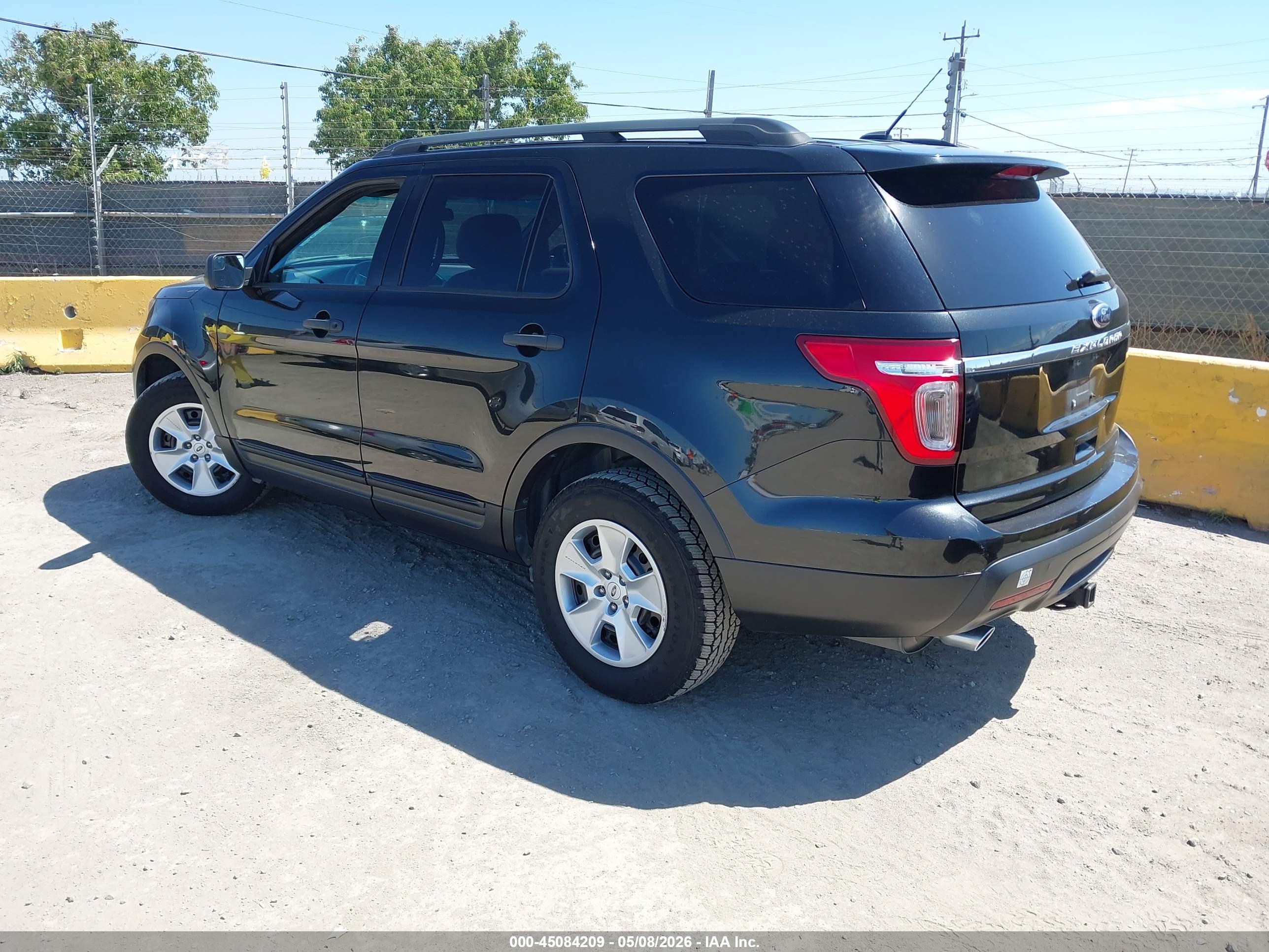 FORD EXPLORER image 3