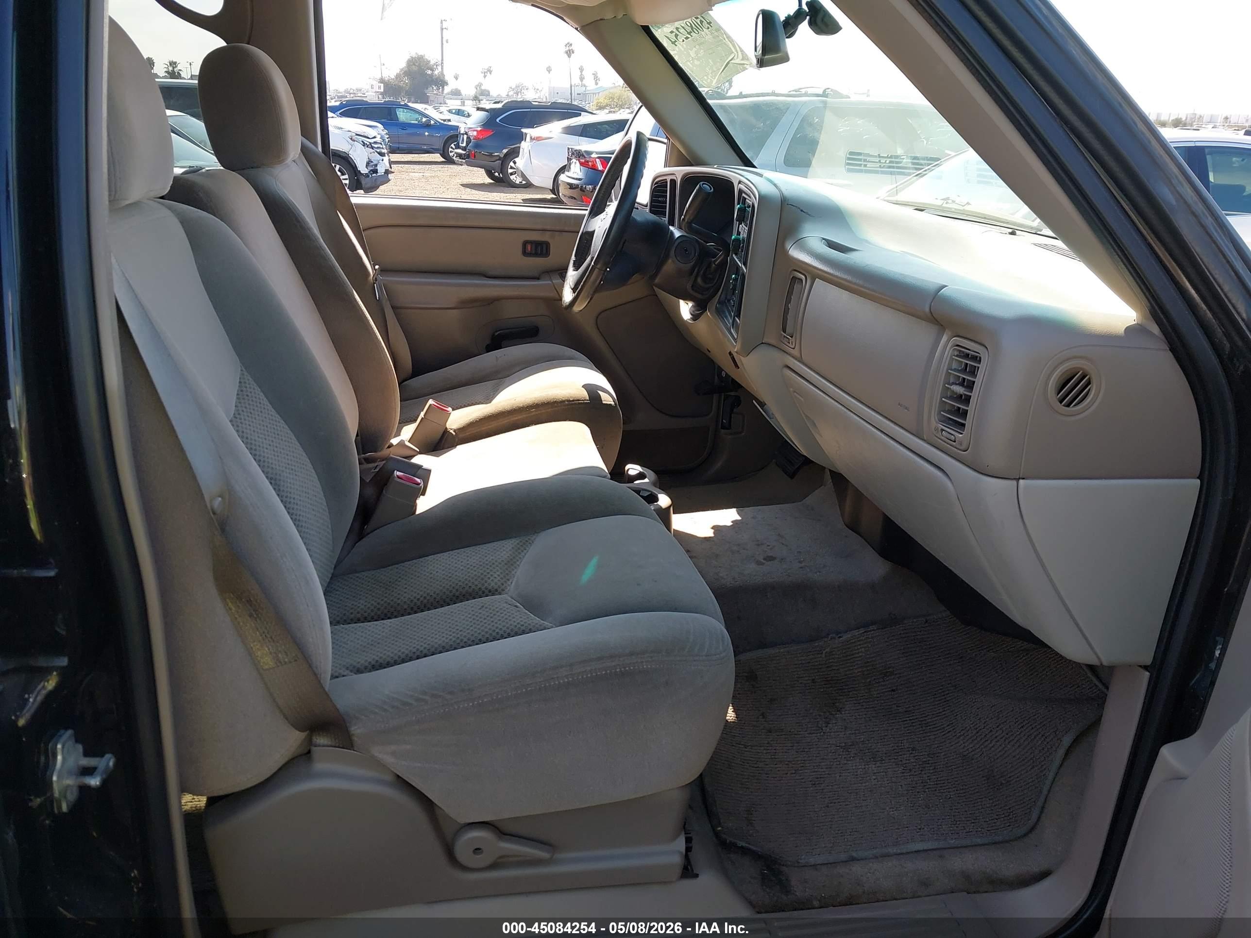 CHEVROLET SUBURBAN image 5