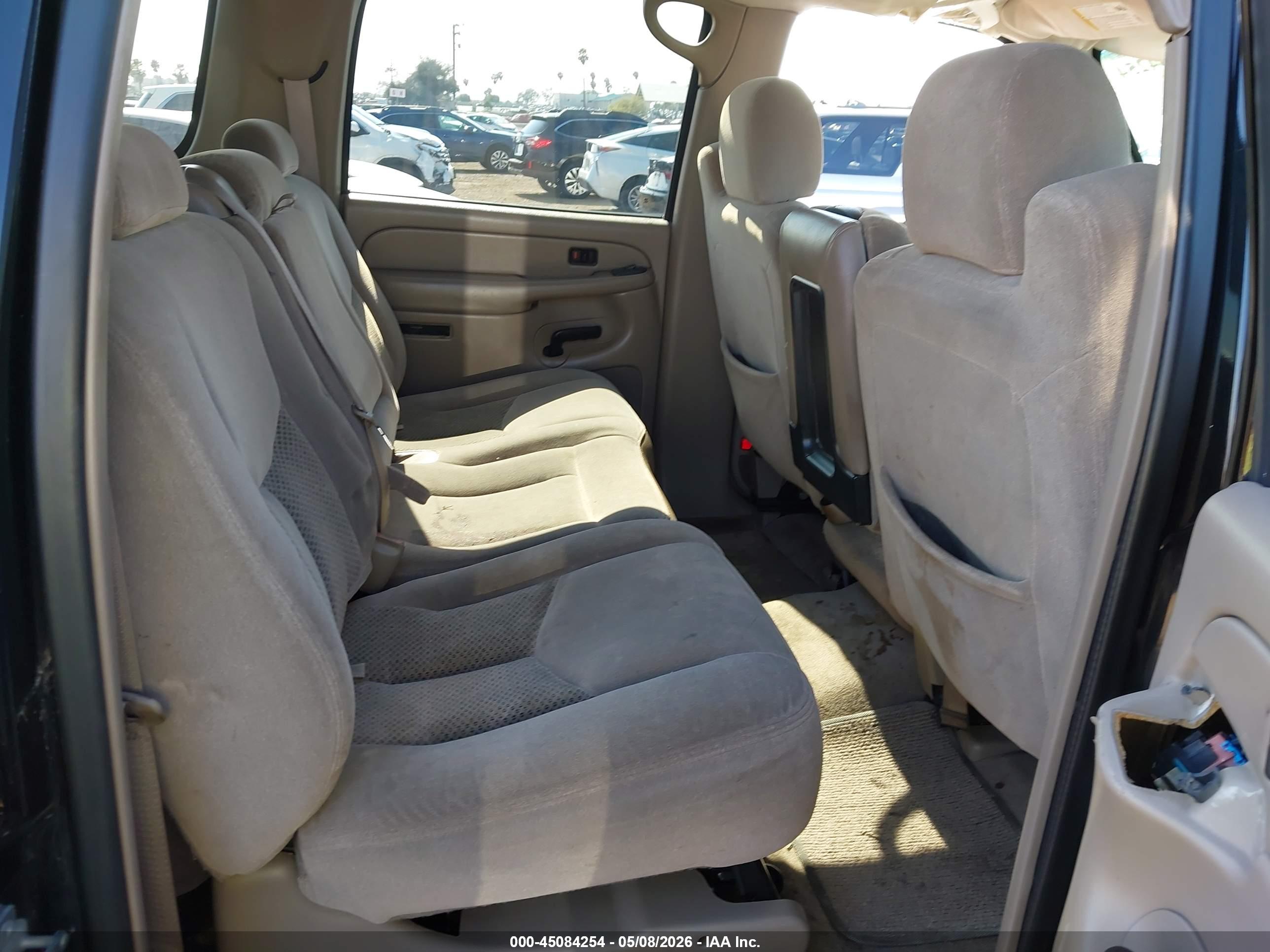 CHEVROLET SUBURBAN image 8