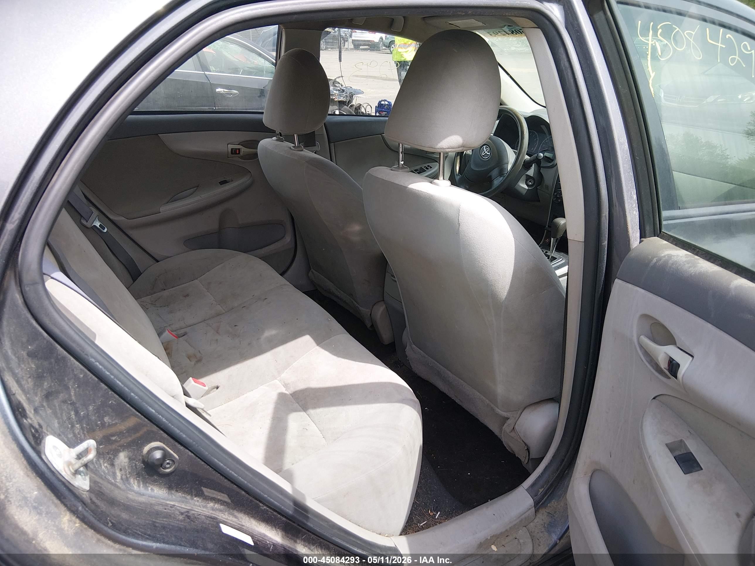 TOYOTA COROLLA image 8