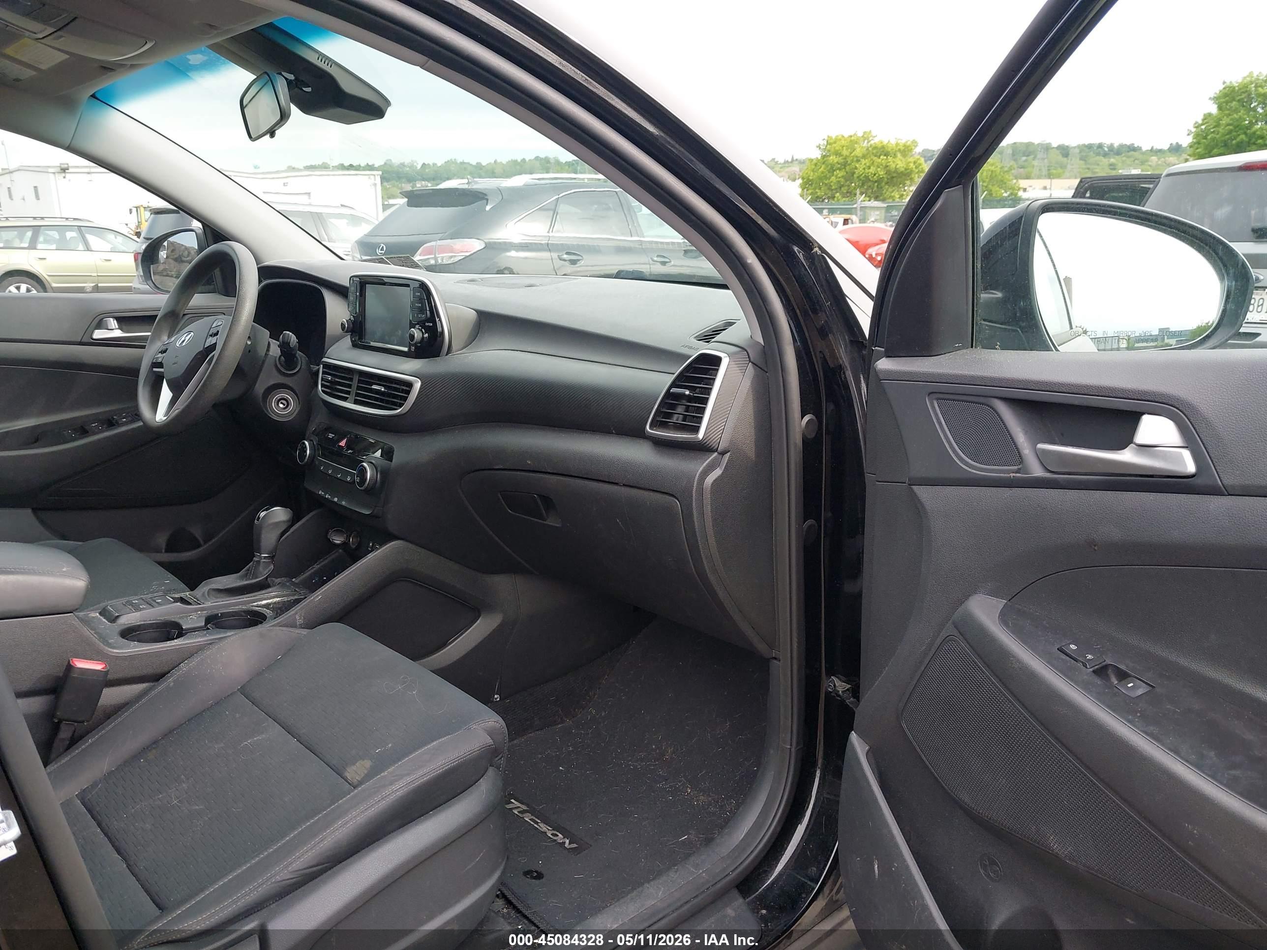 HYUNDAI TUCSON image 5