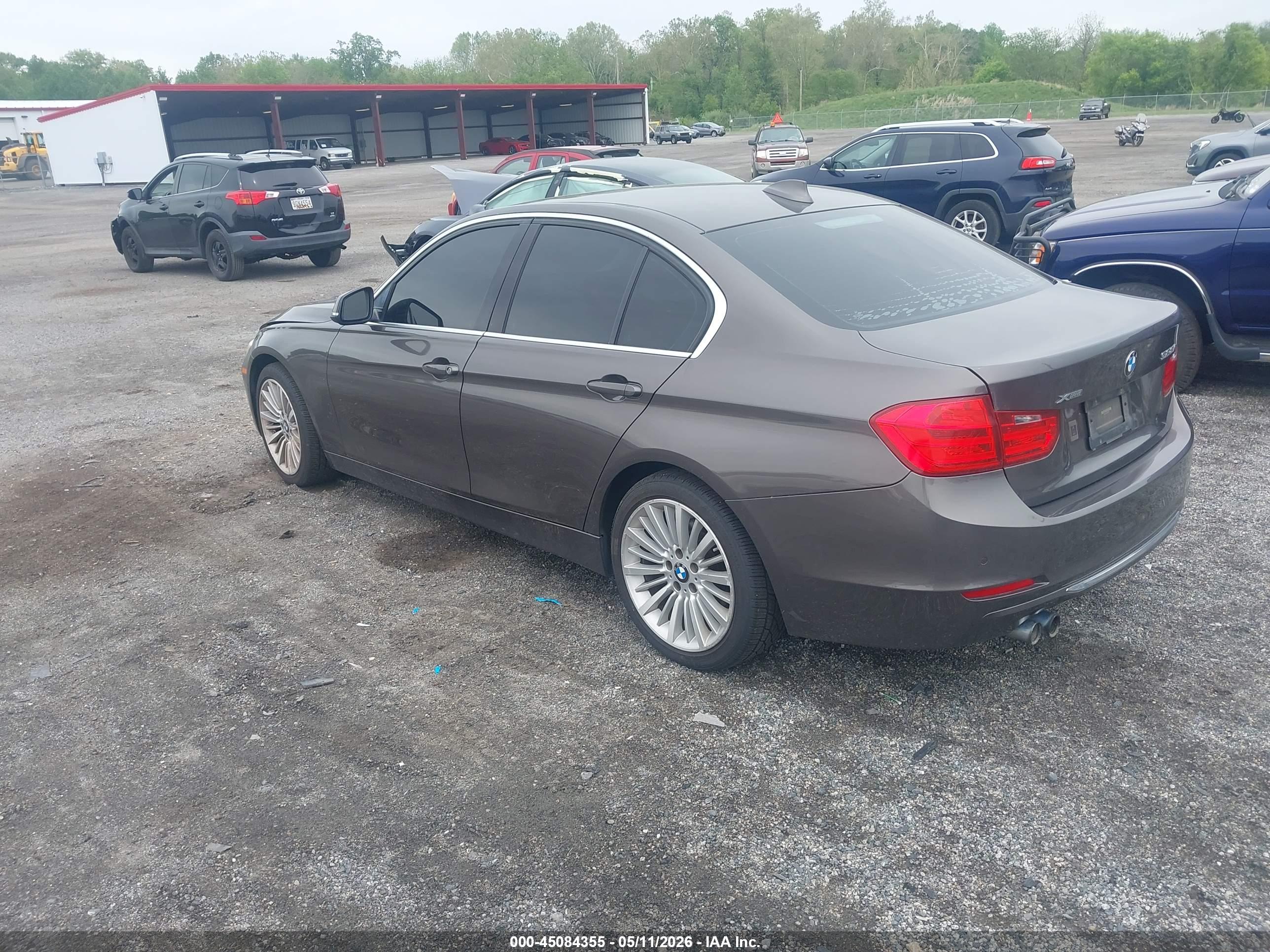 BMW 328I image 3