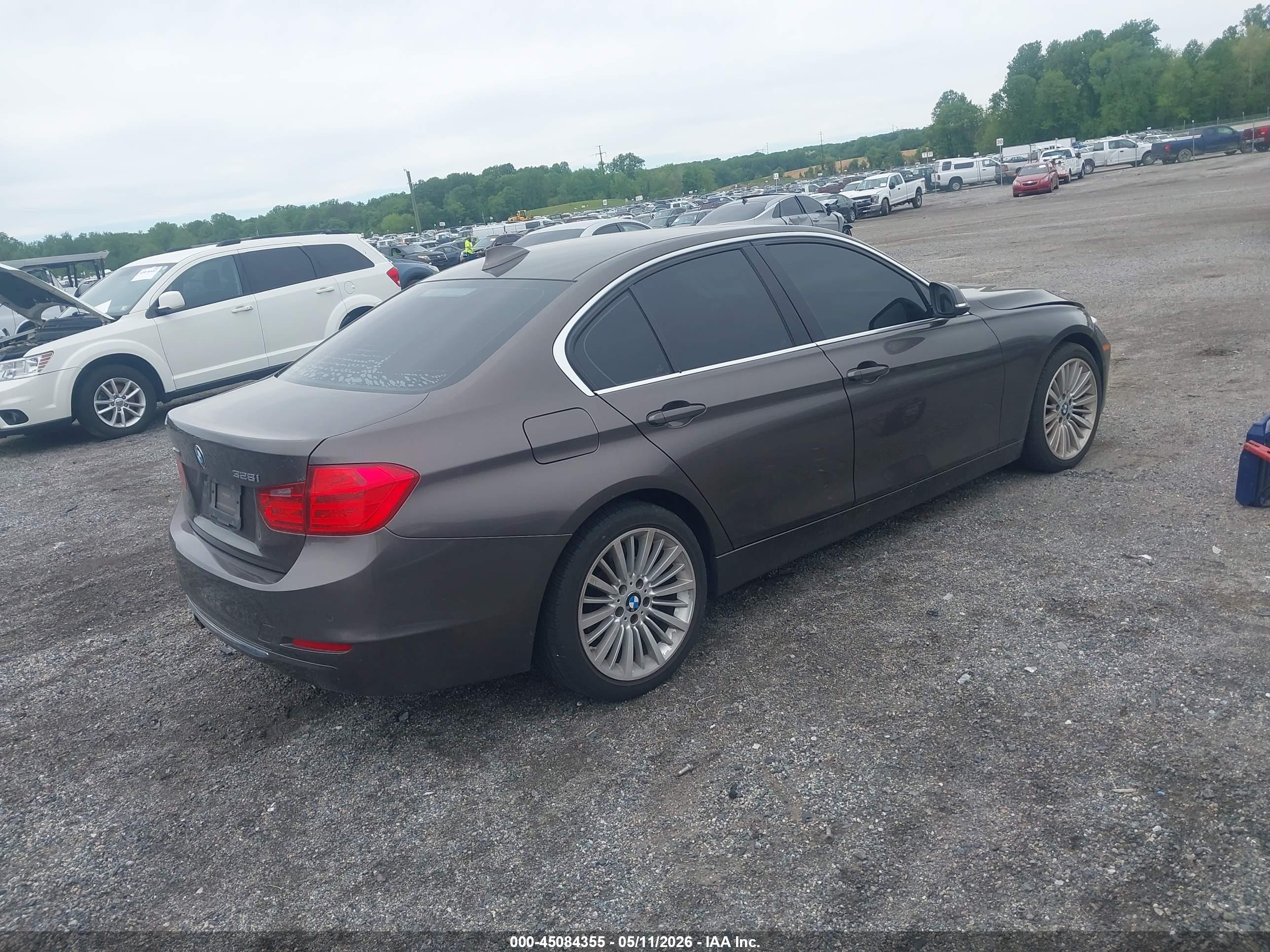 BMW 328I image 4