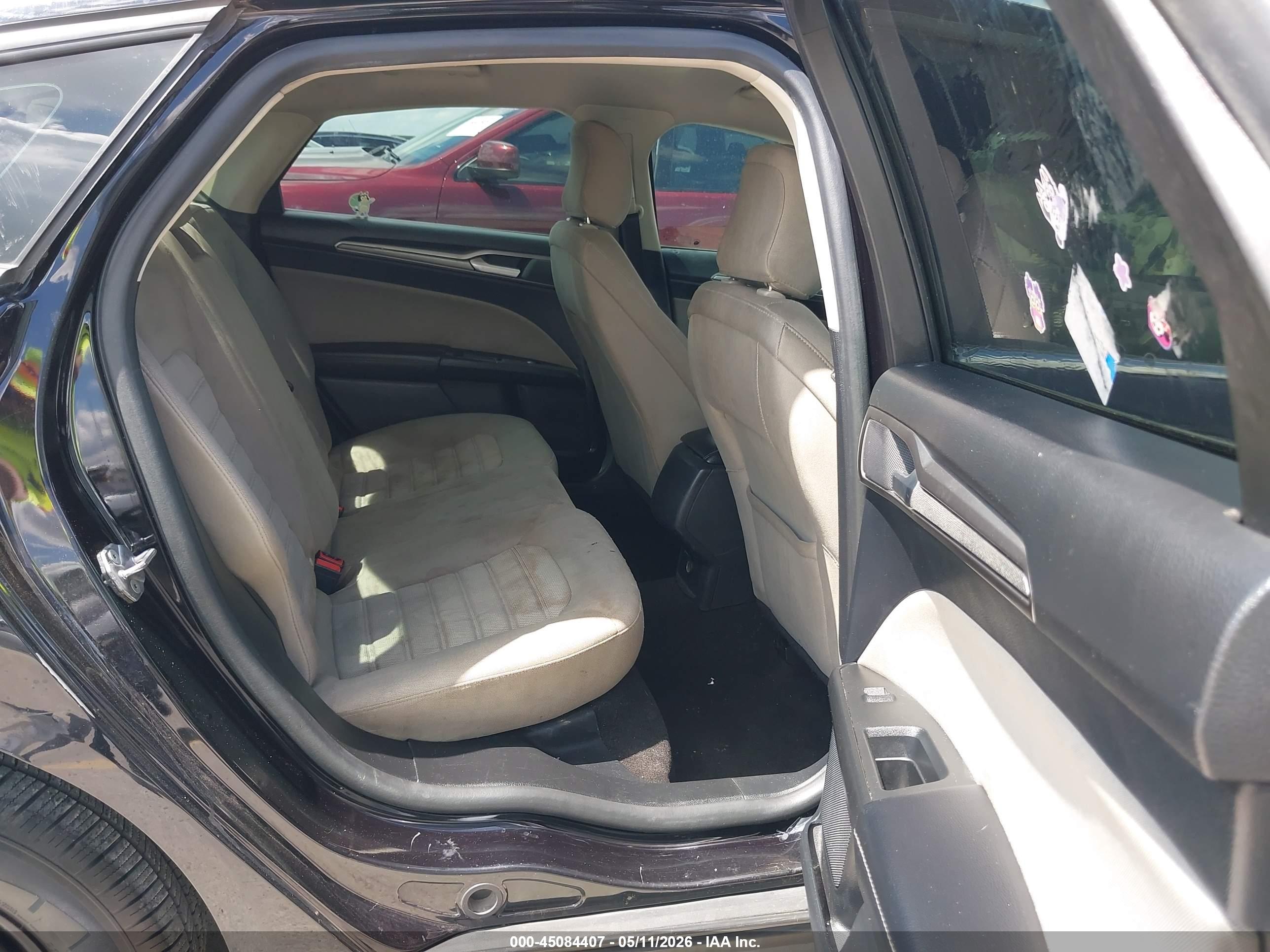 FORD FUSION image 8