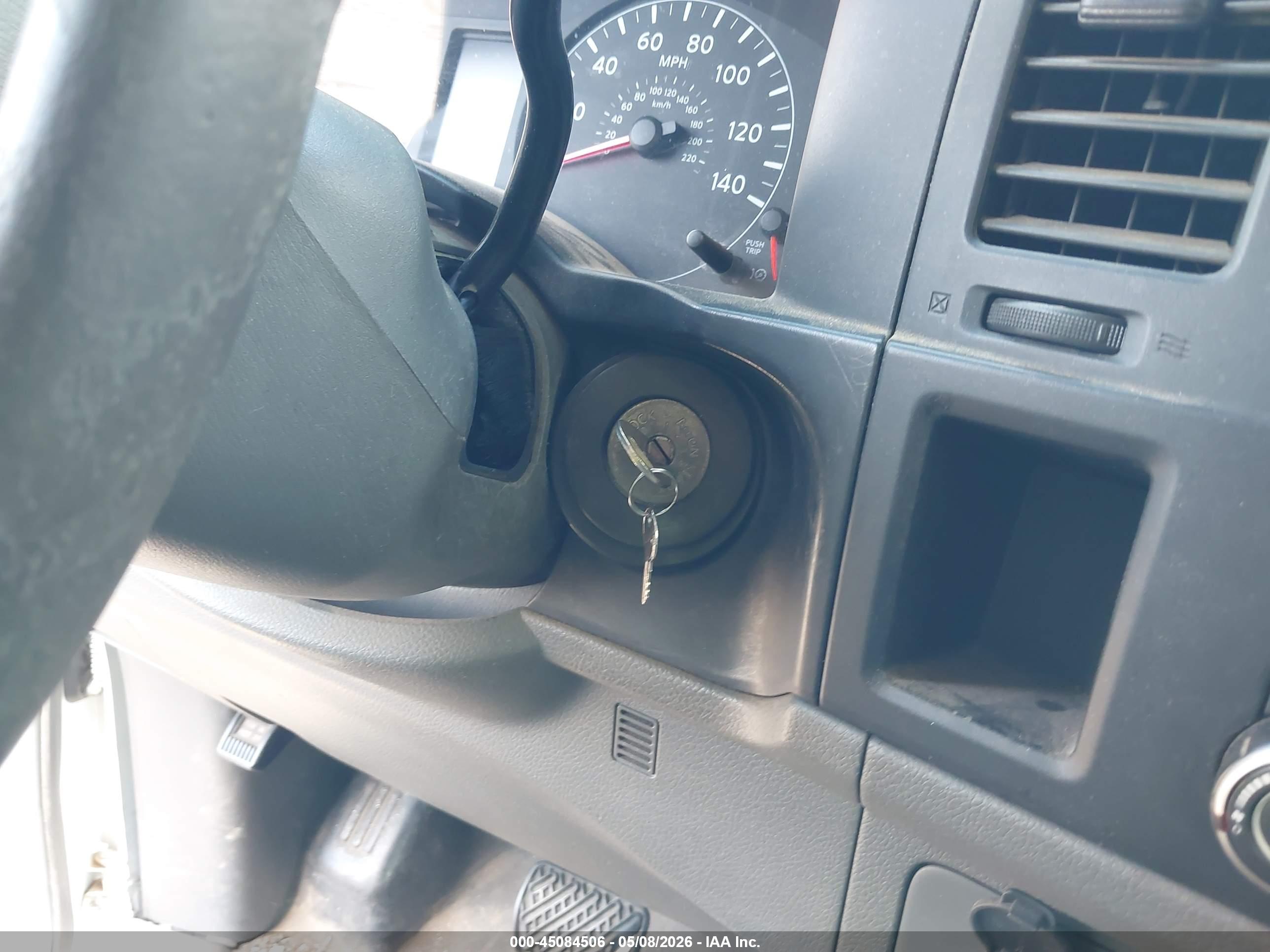 NISSAN NV image 11