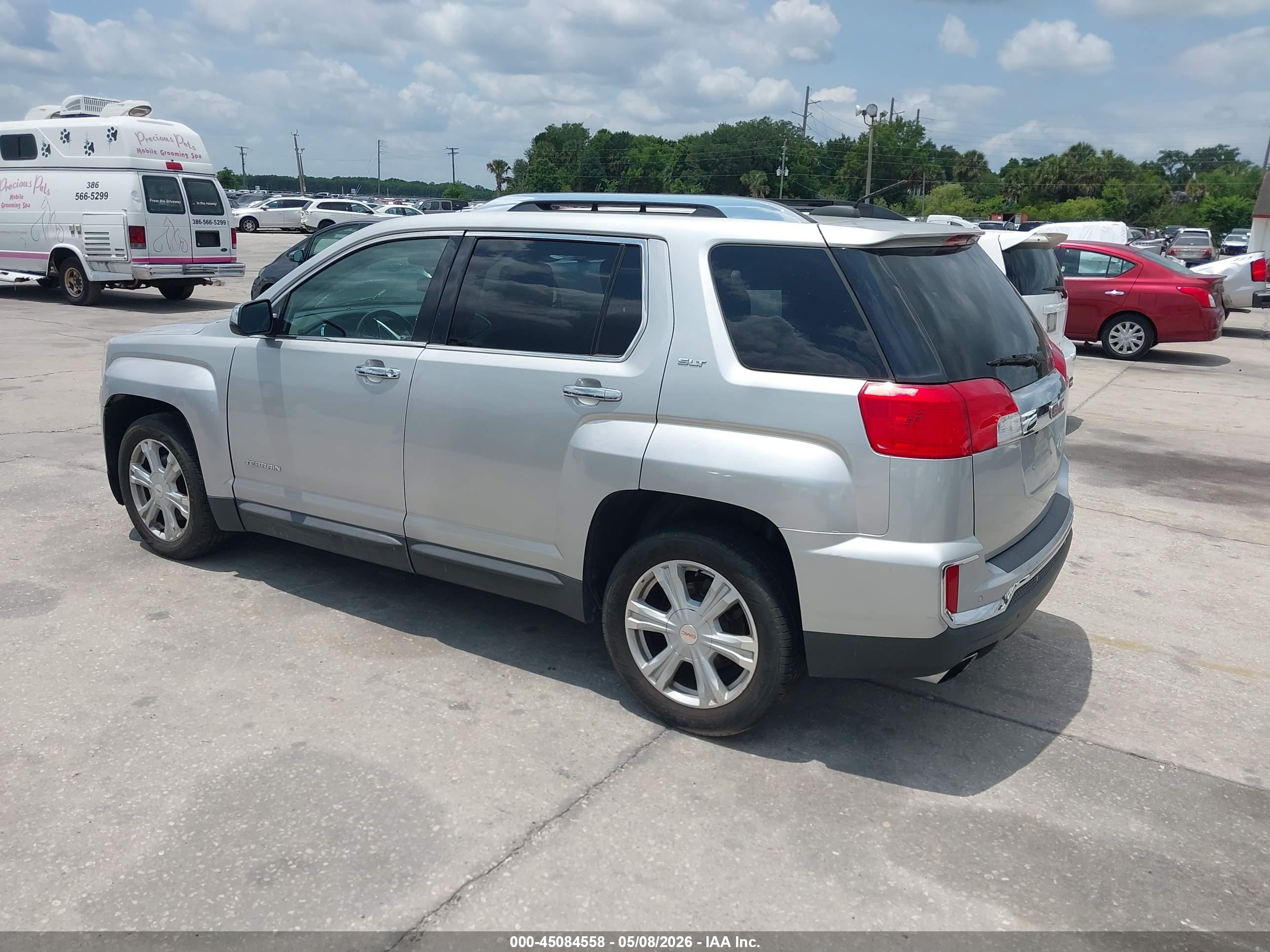 GMC TERRAIN image 3