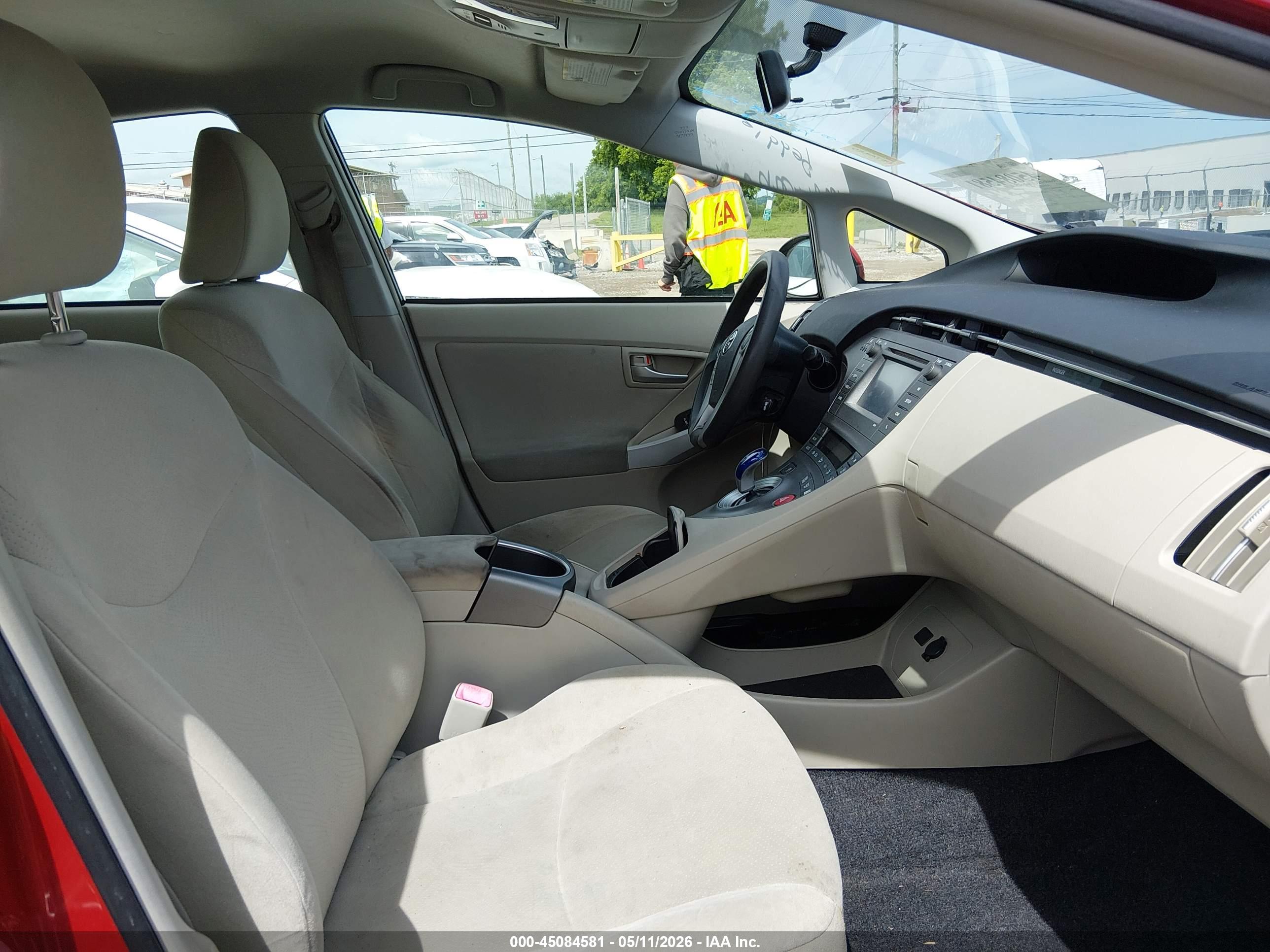 TOYOTA PRIUS image 5