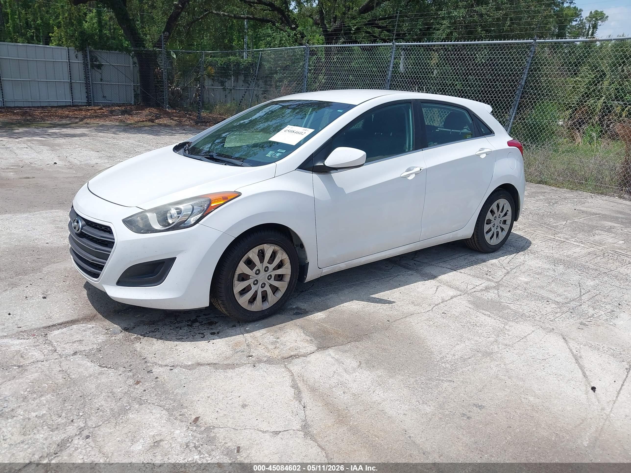 HYUNDAI ELANTRA image 2