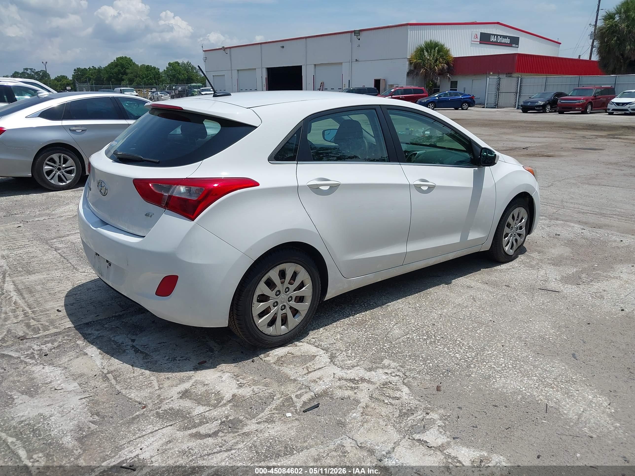 HYUNDAI ELANTRA image 4