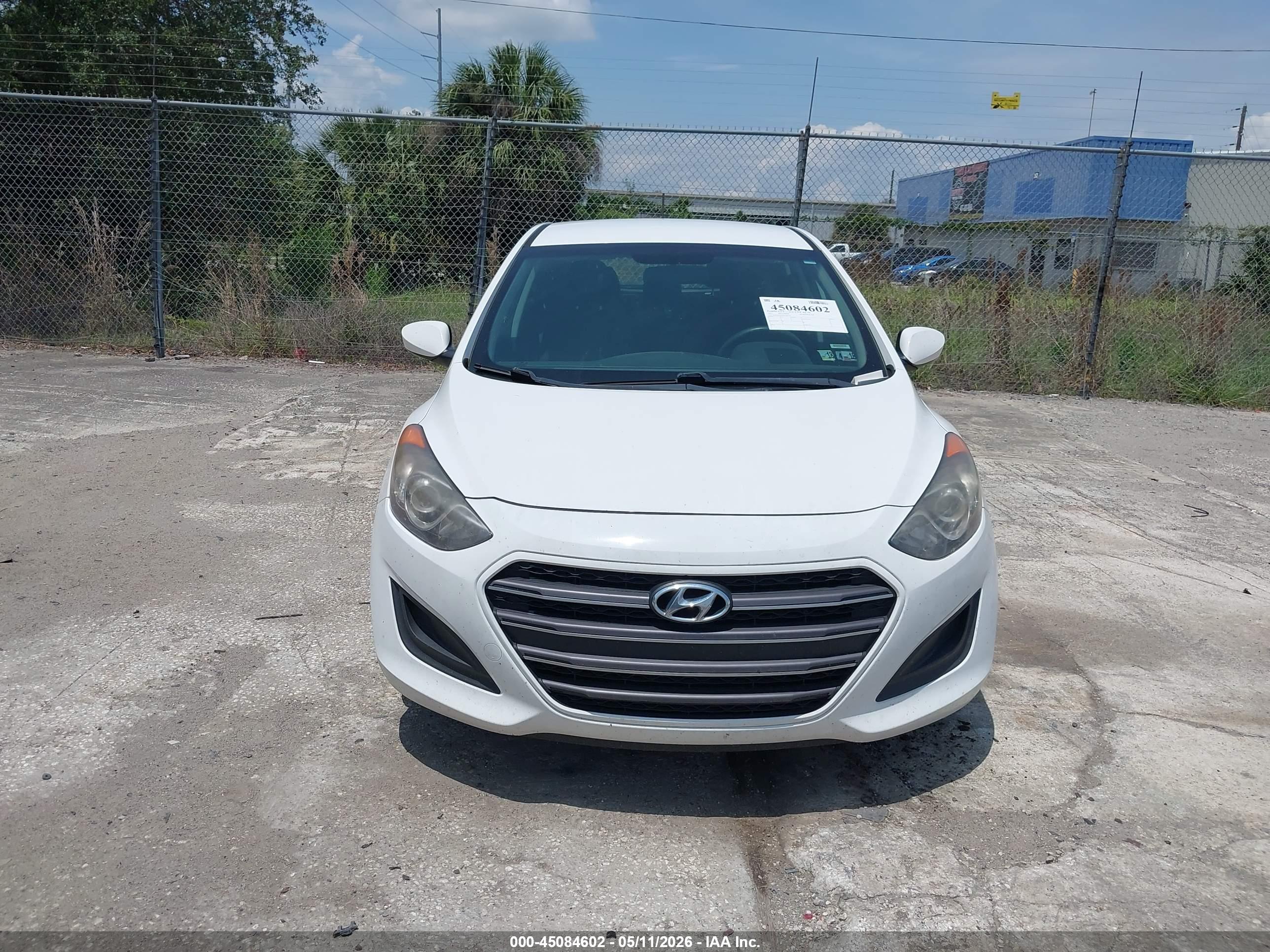 HYUNDAI ELANTRA image 6