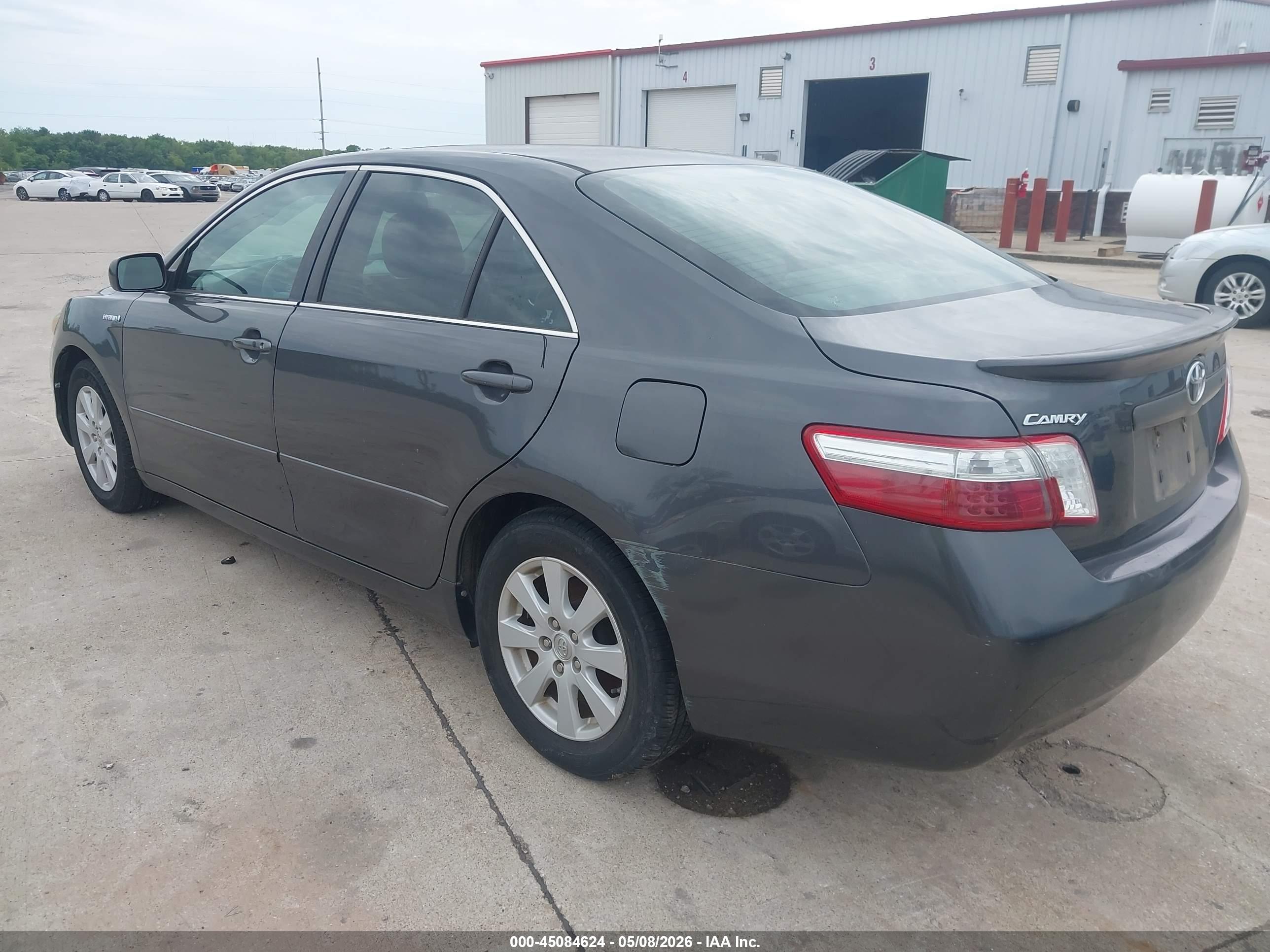 TOYOTA CAMRY image 3
