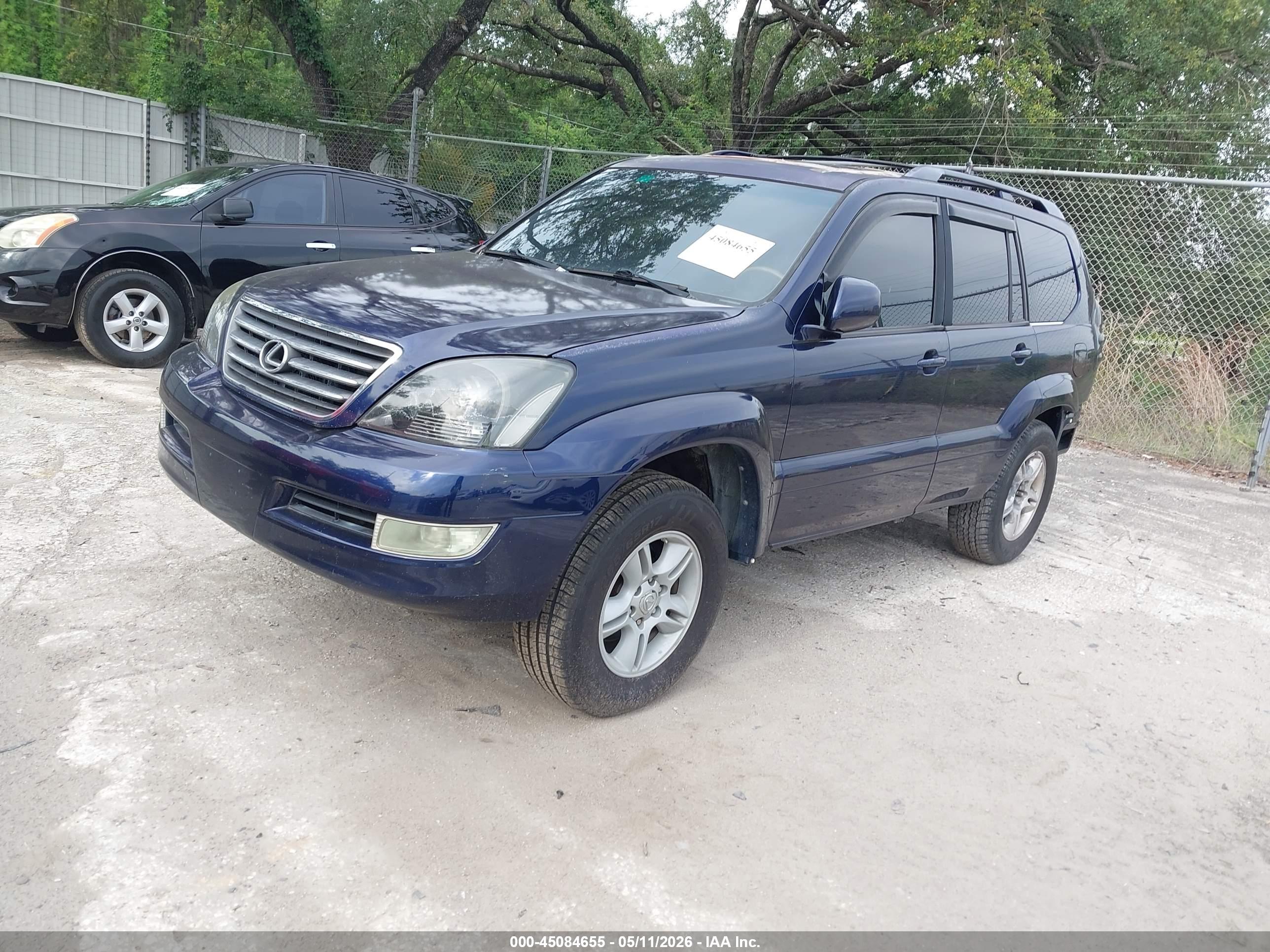 LEXUS GX image 2