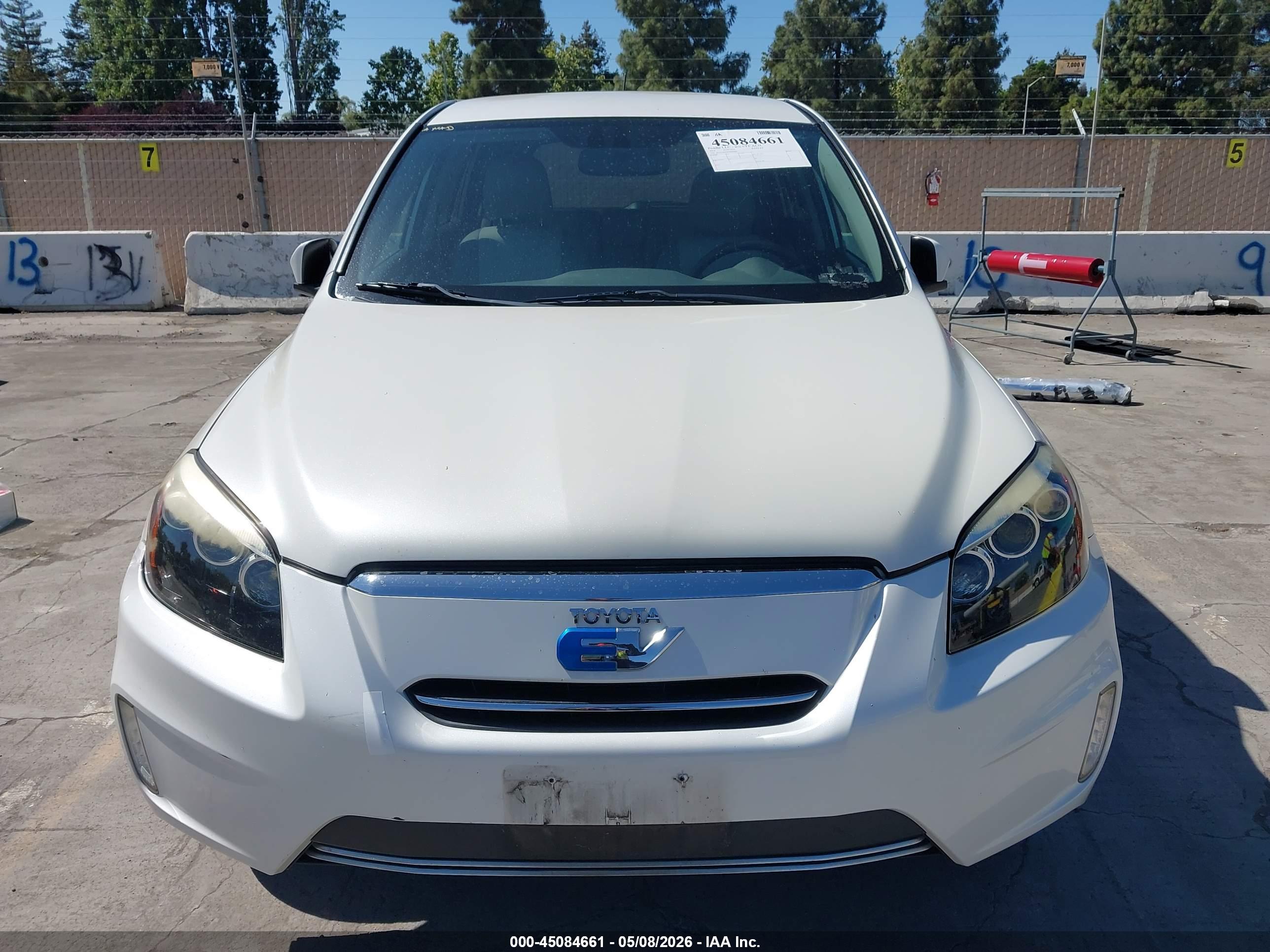 TOYOTA RAV4 image 6