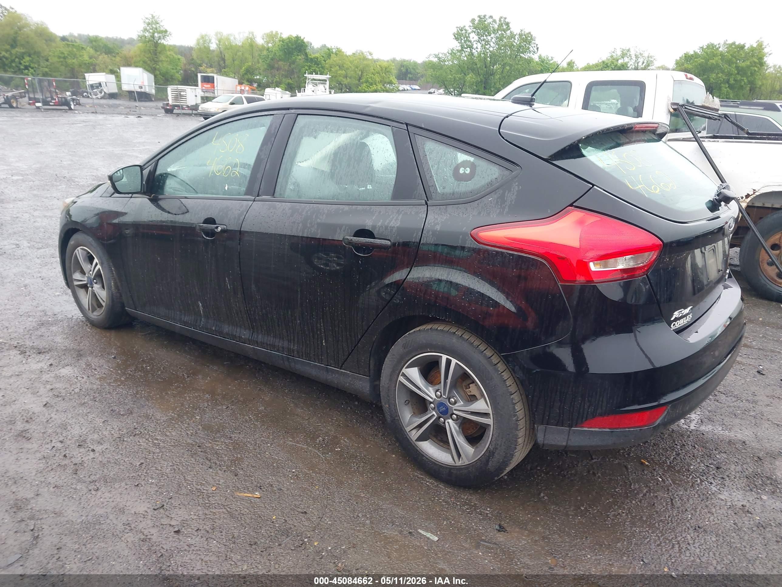 FORD FOCUS image 3