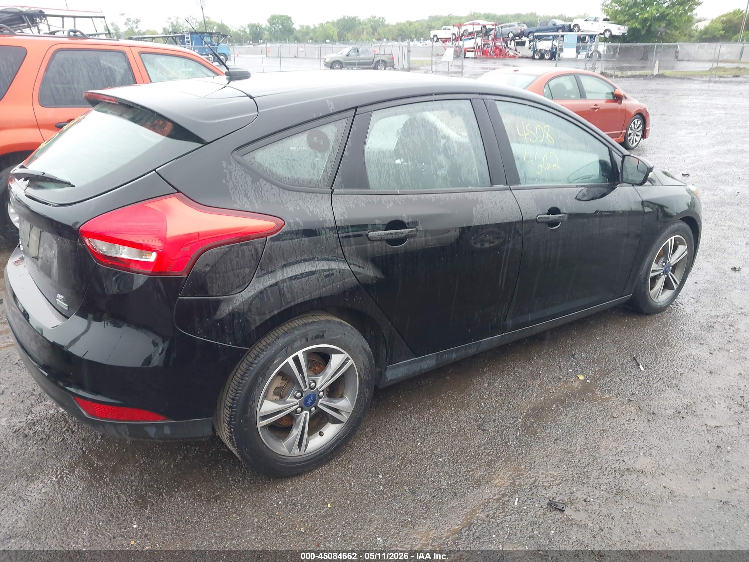 FORD FOCUS image 4
