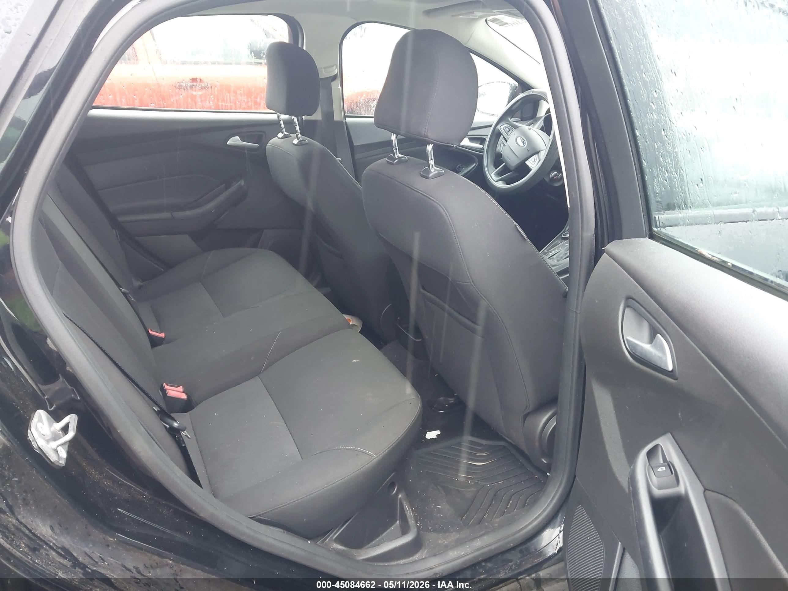 FORD FOCUS image 8