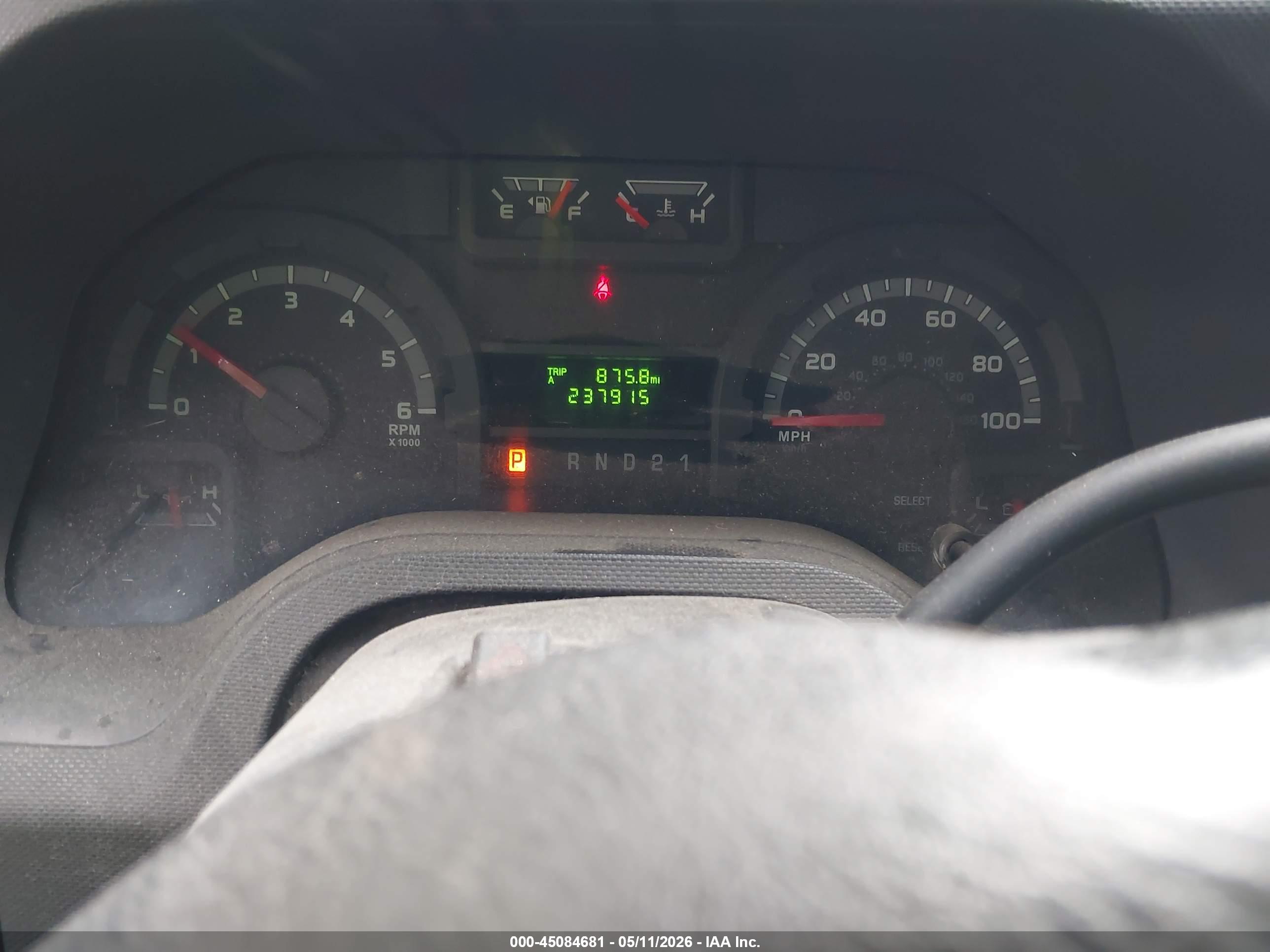 FORD E-150 image 7