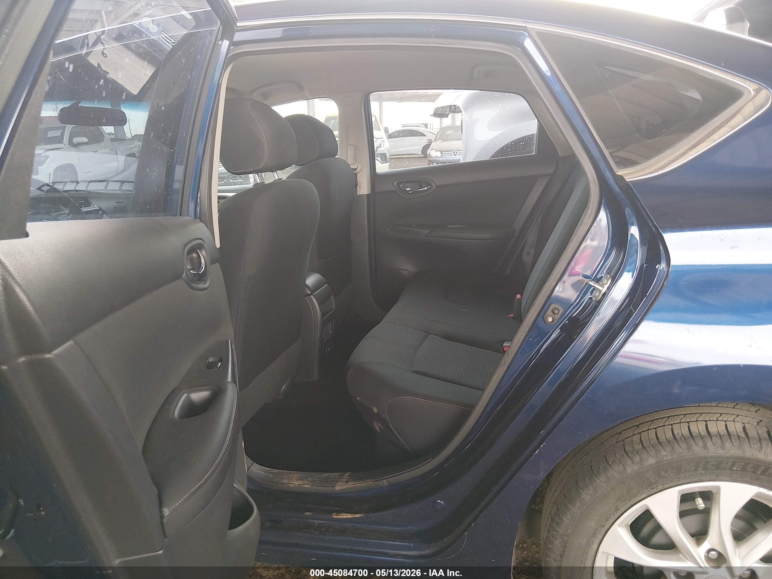 NISSAN SENTRA image 8