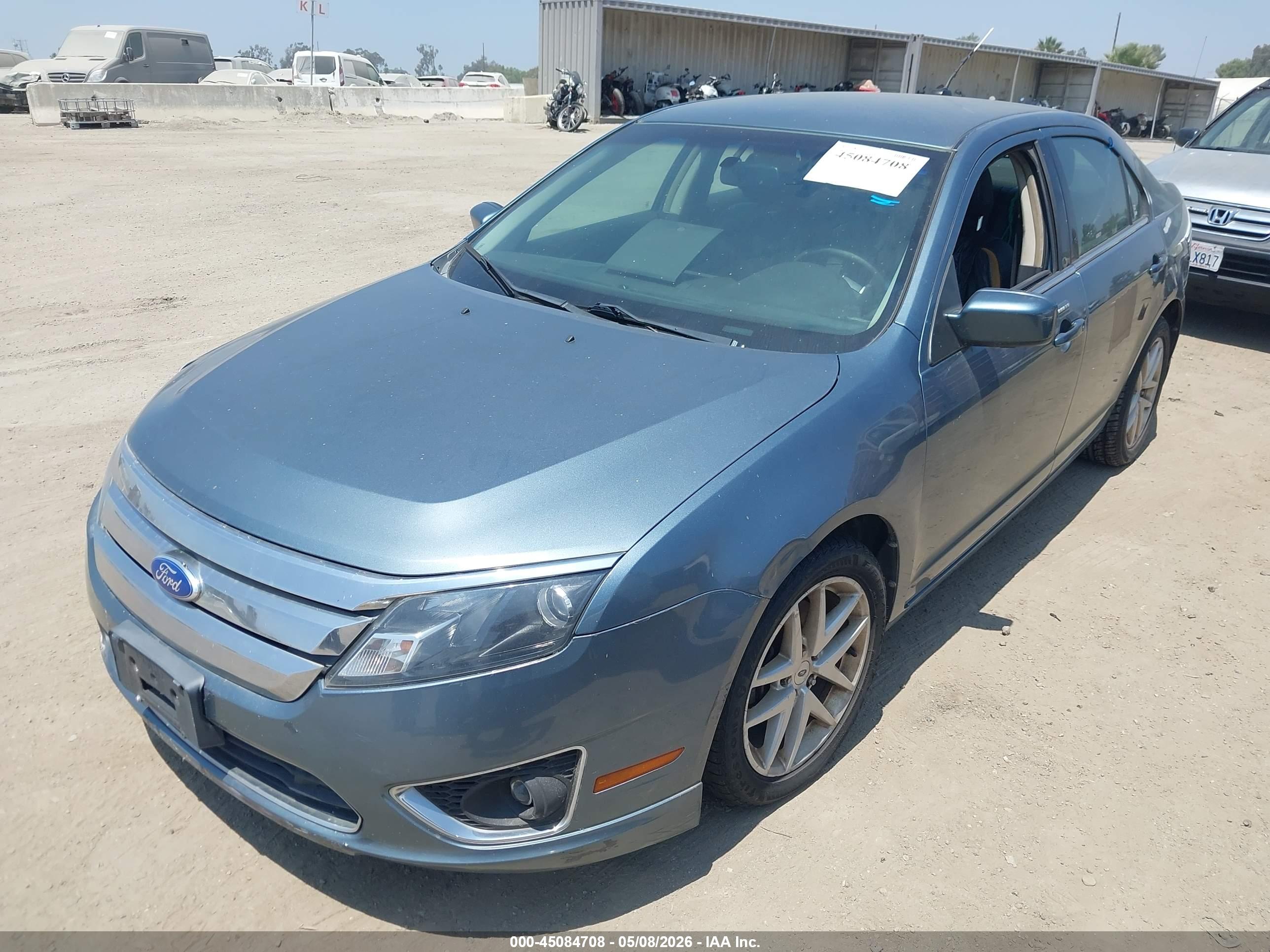 FORD FUSION image 2