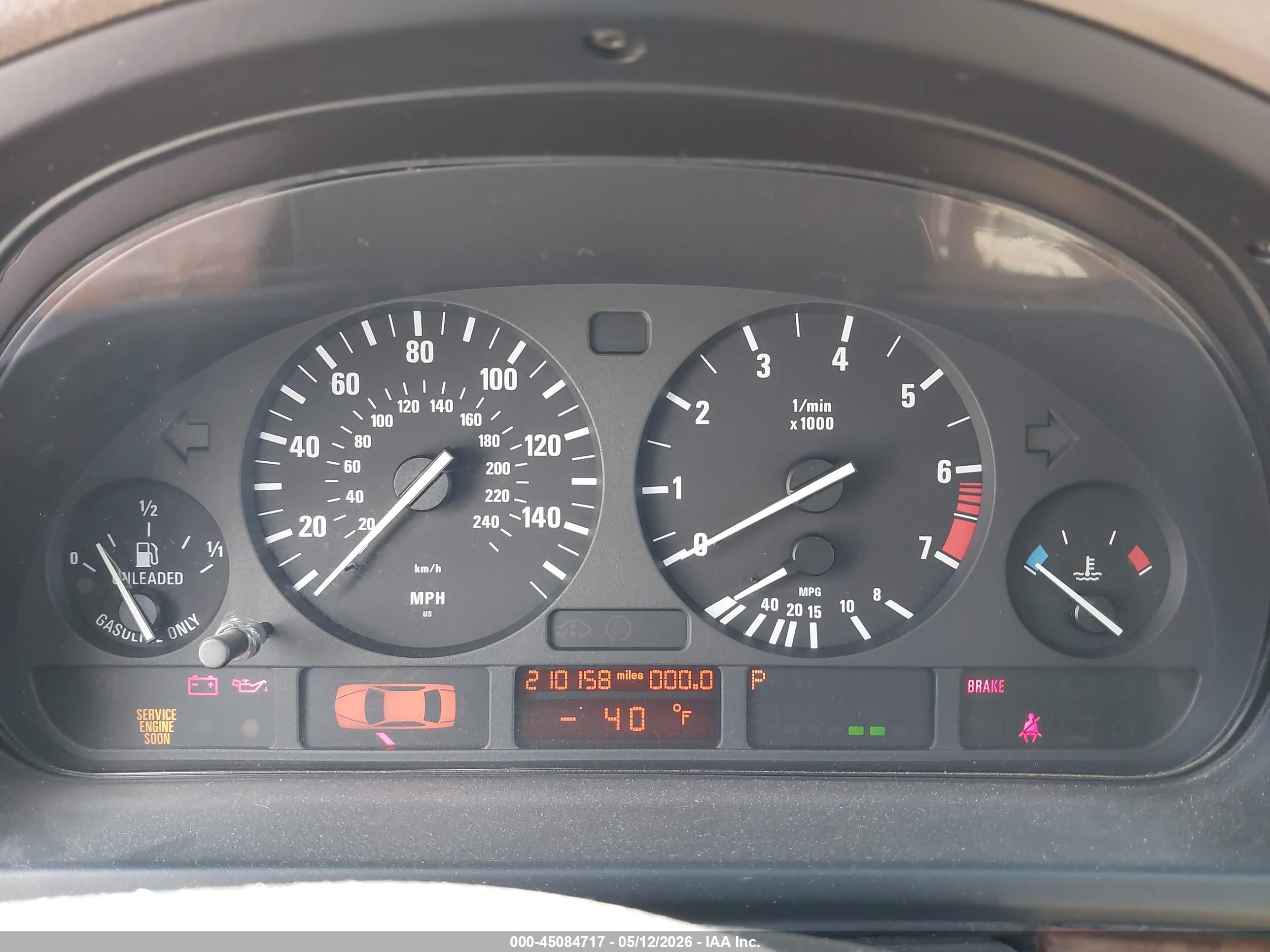 BMW 528IA image 7