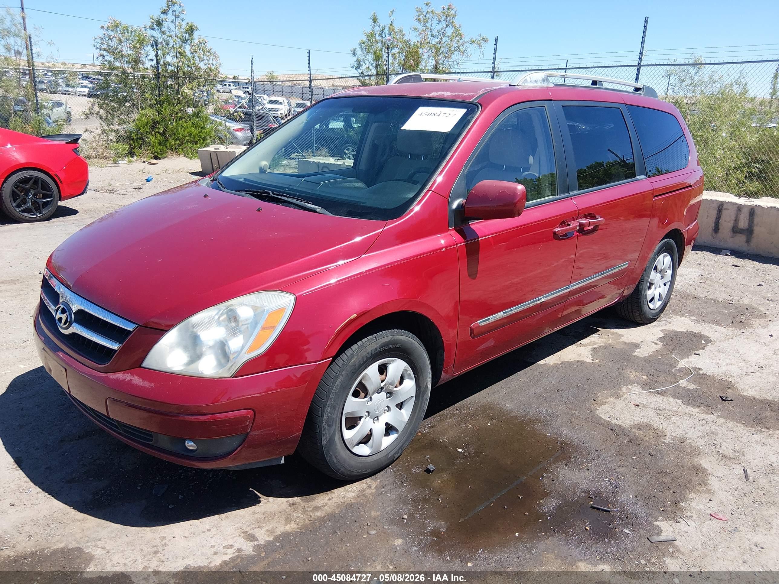HYUNDAI ENTOURAGE image 2