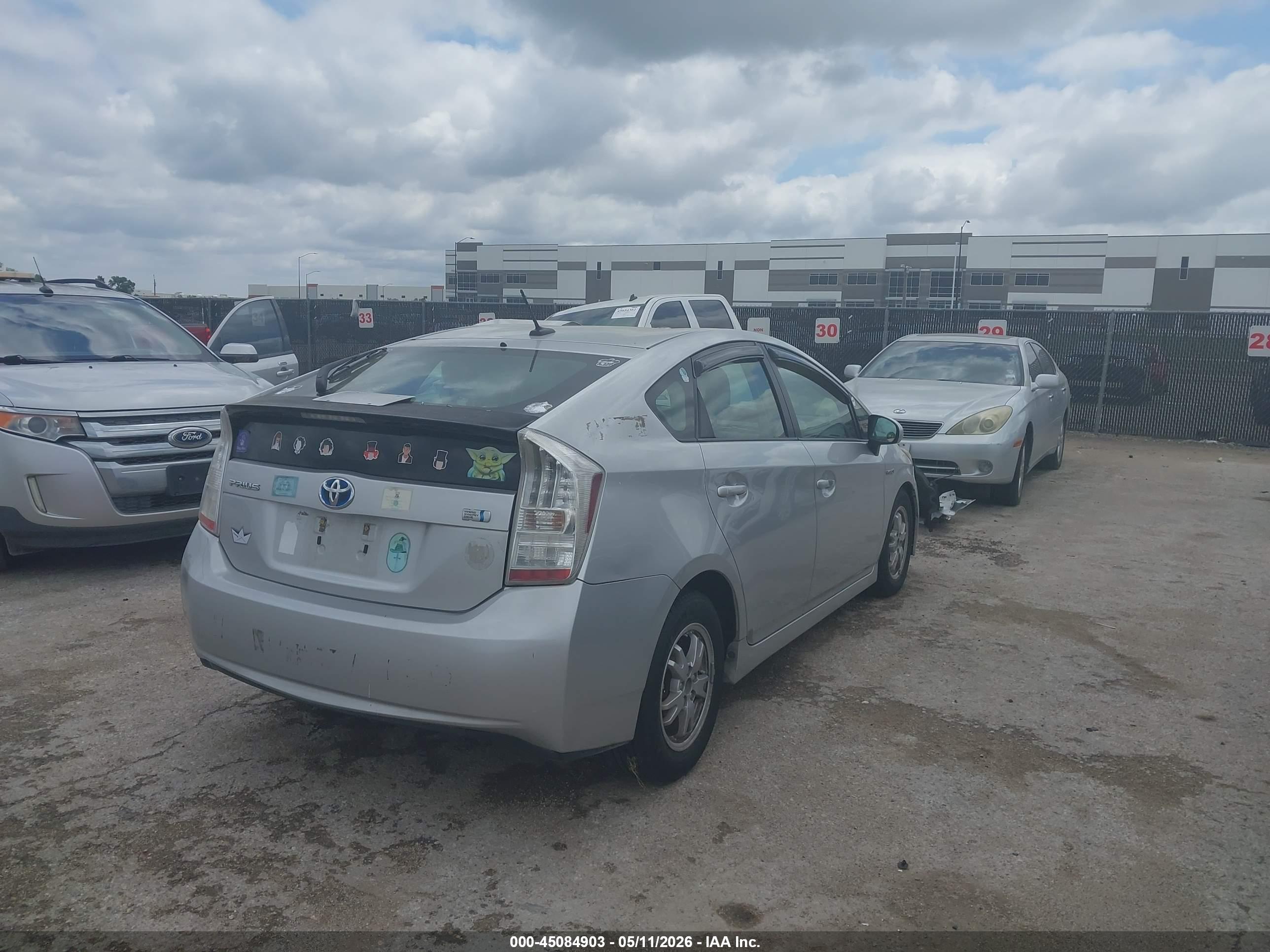 TOYOTA PRIUS image 4