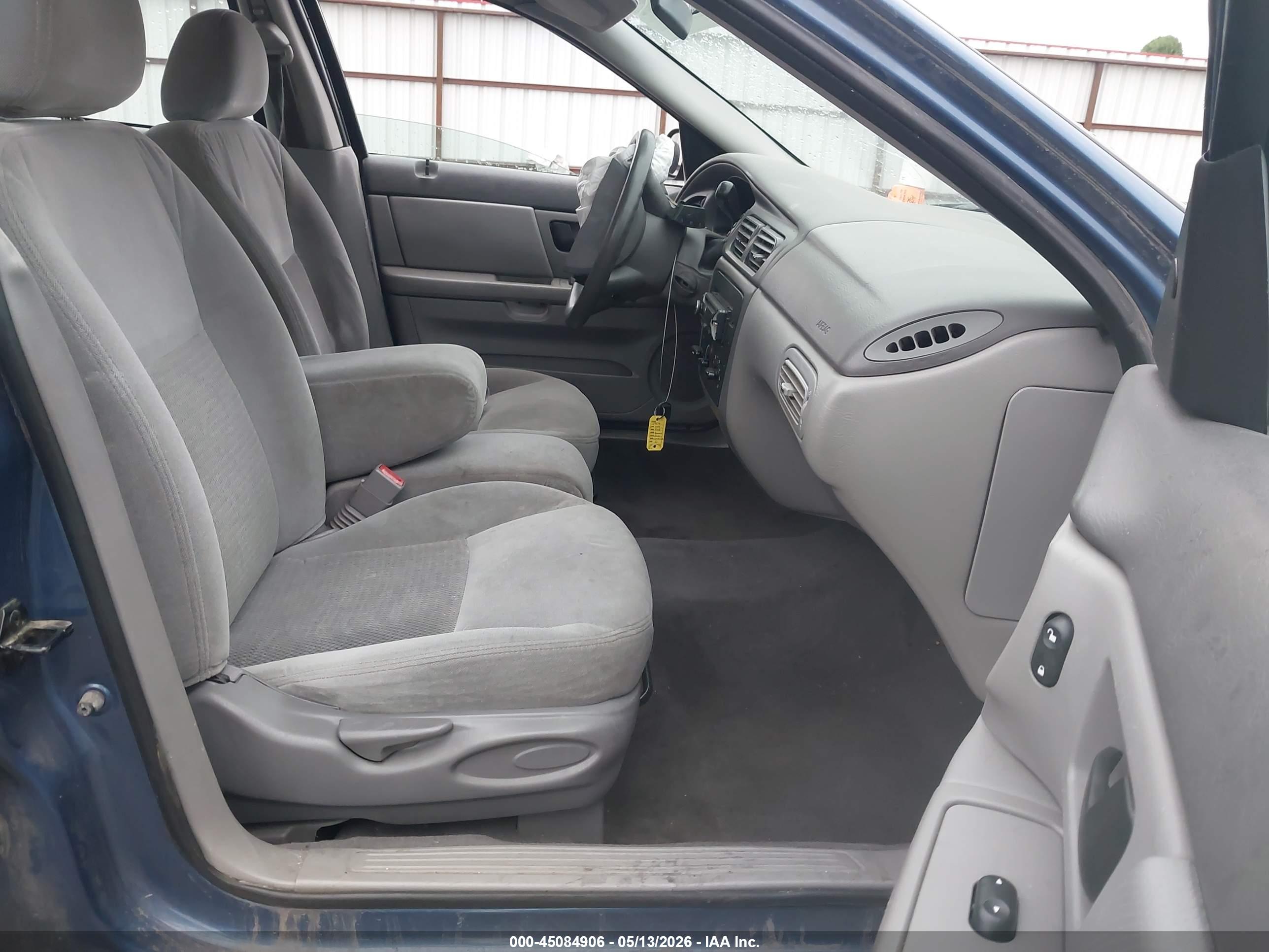 FORD TAURUS image 5