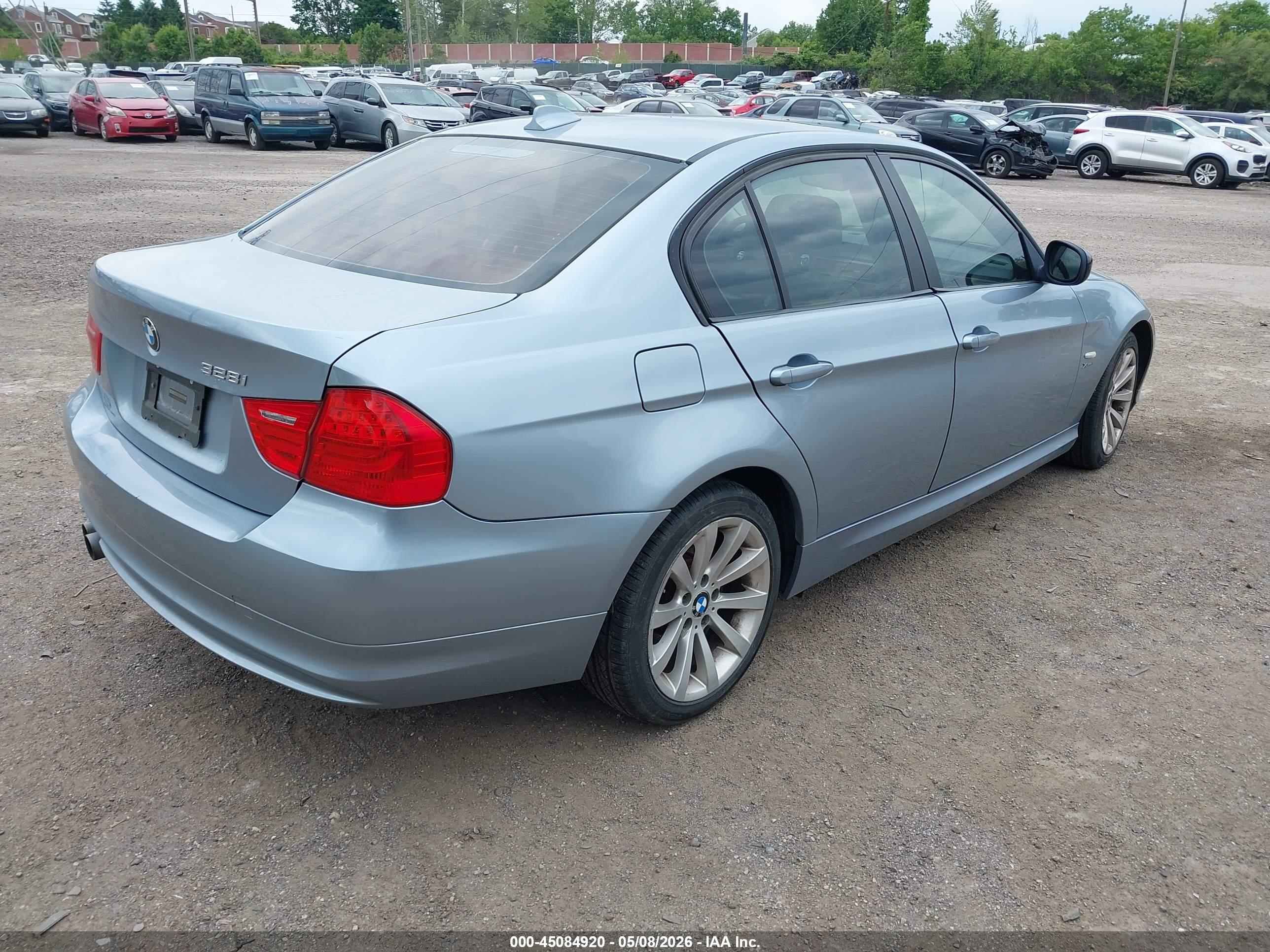 BMW 328I image 4