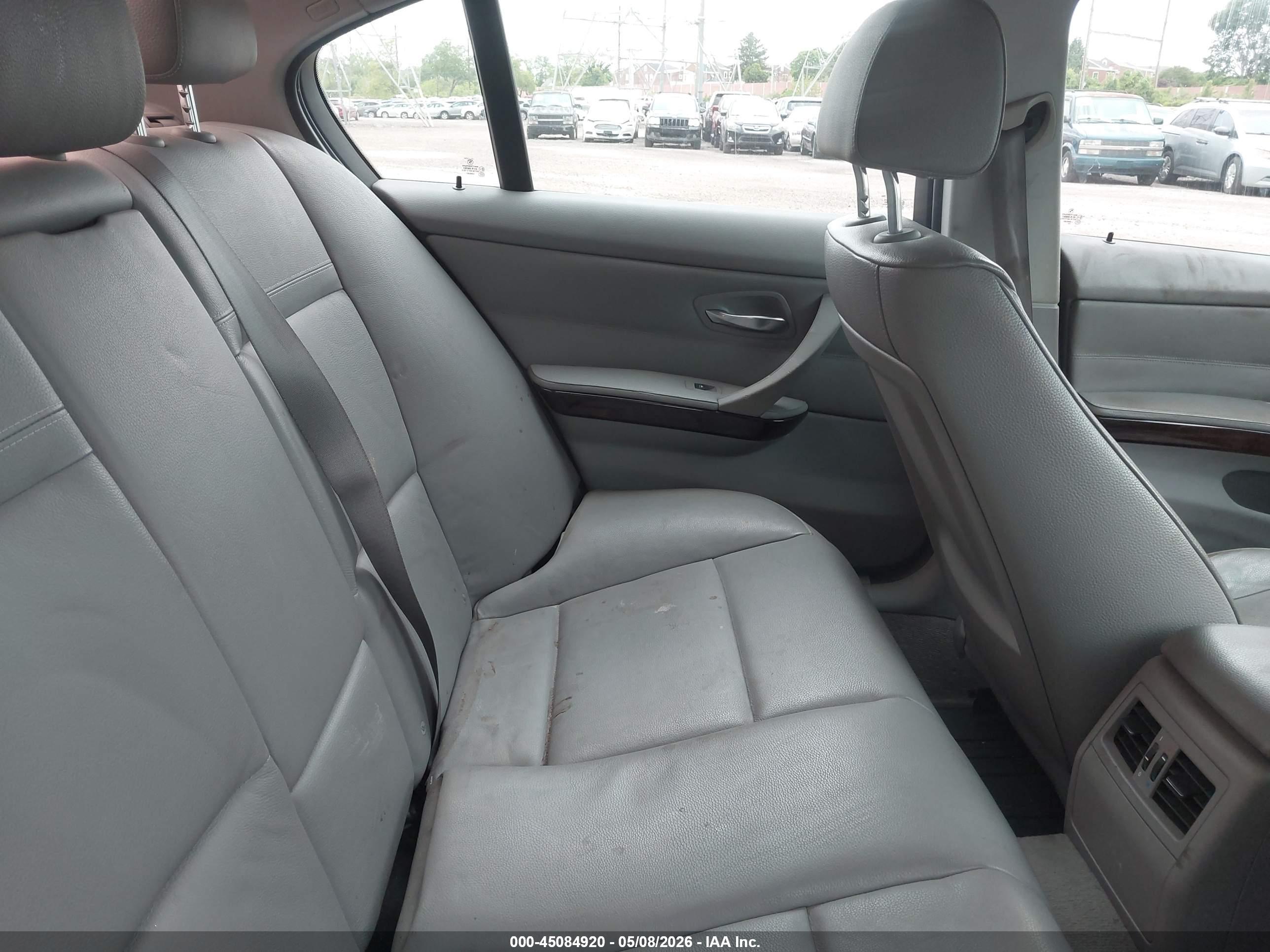 BMW 328I image 8
